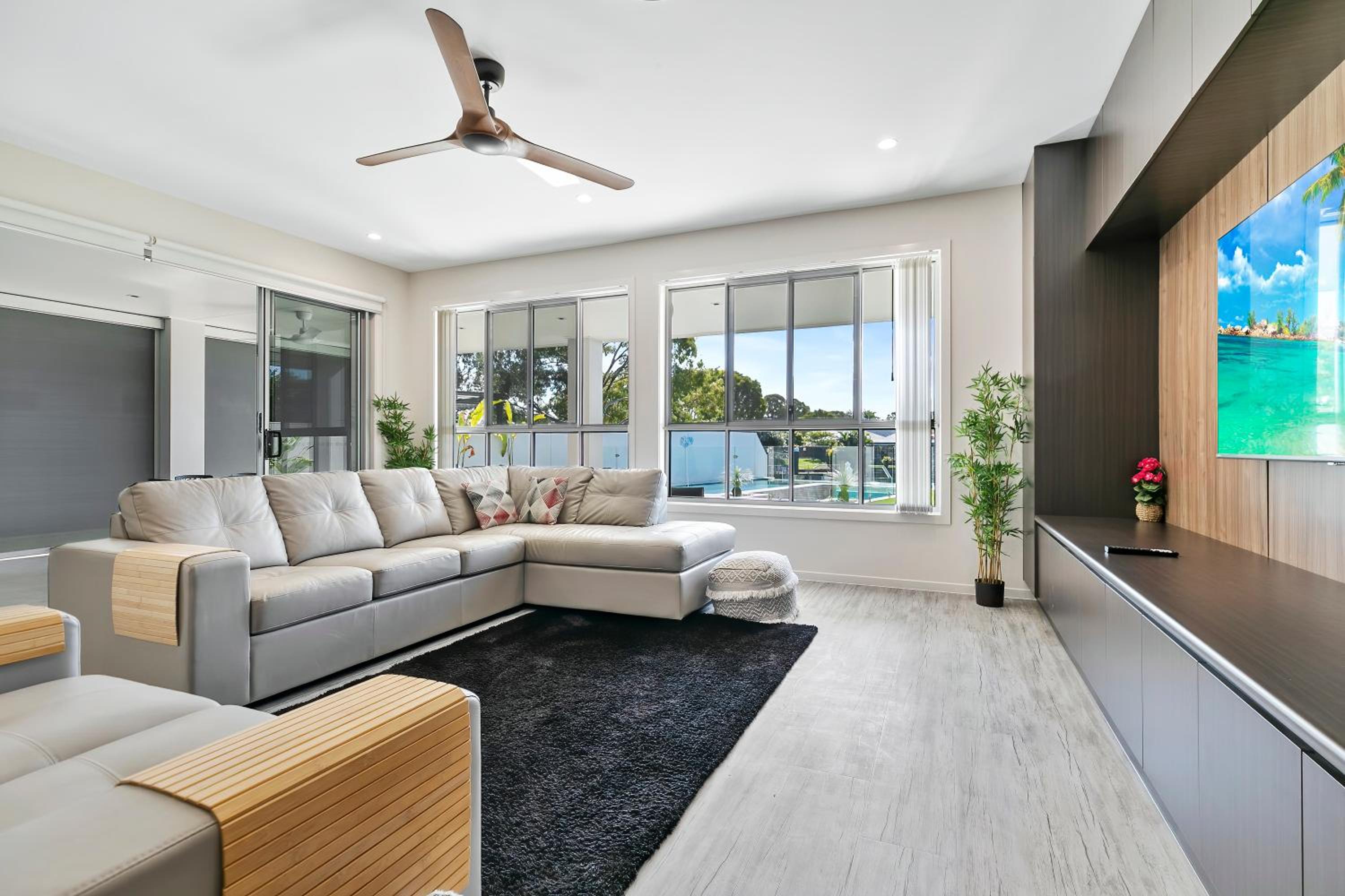 Ocean Escape - Majestic, Luxurious Canal Home