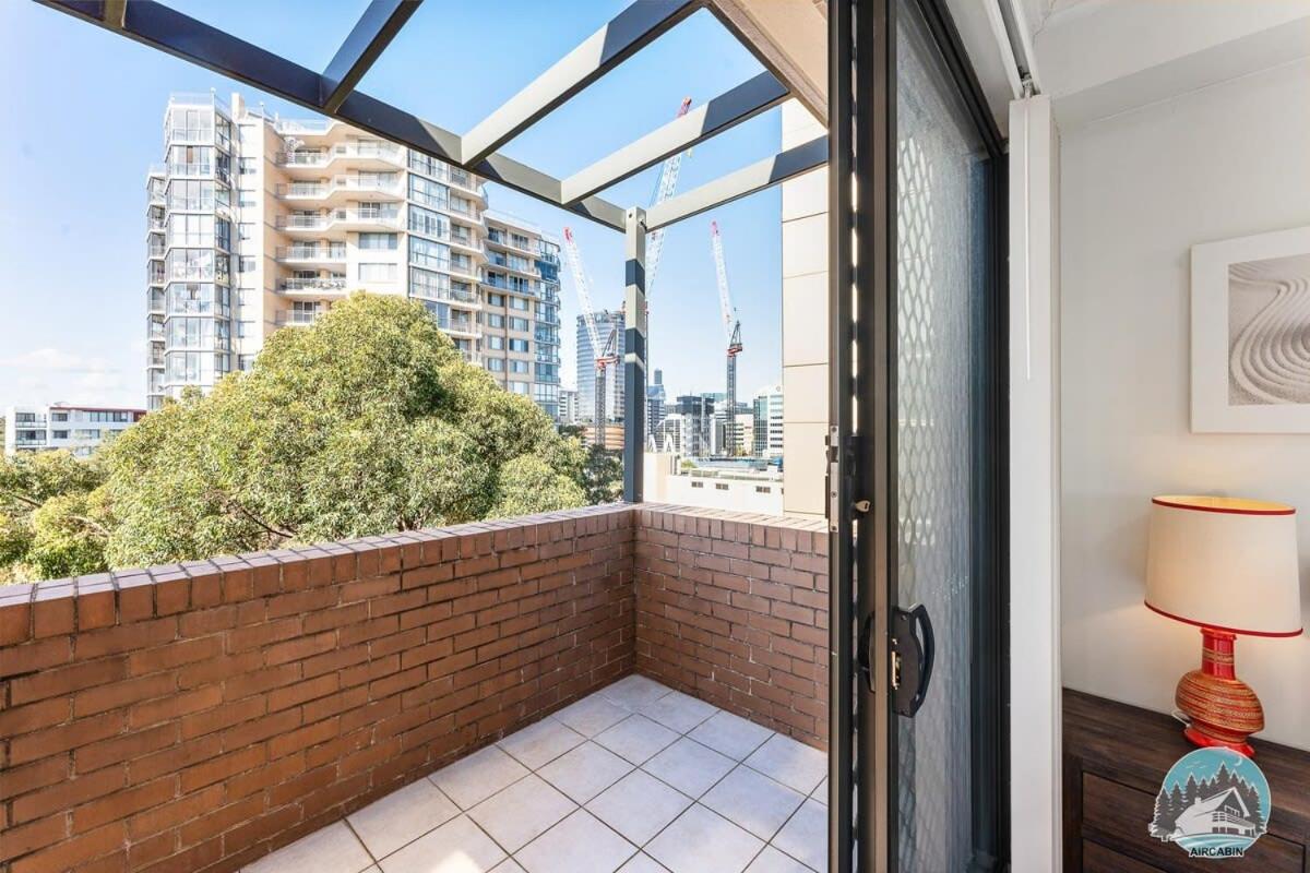 Aircabin - Parramatta - Free Parking - 1 Bed Apt