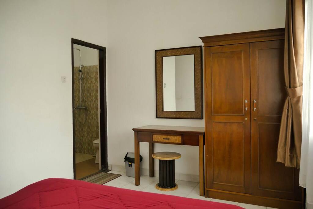 Villa Lotus Puncak D03 view 4