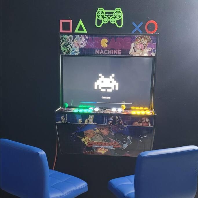 Stargaze Comfort Under the Stars & Arcade Room view 4