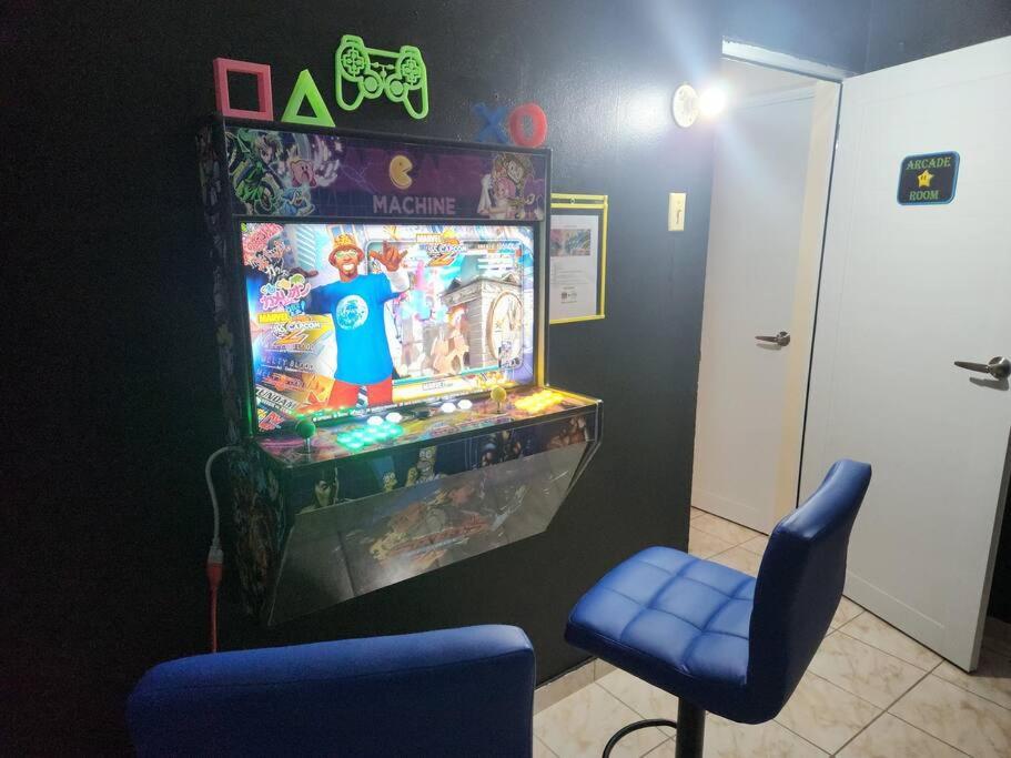 Stargaze Comfort Under the Stars & Arcade Room view 5