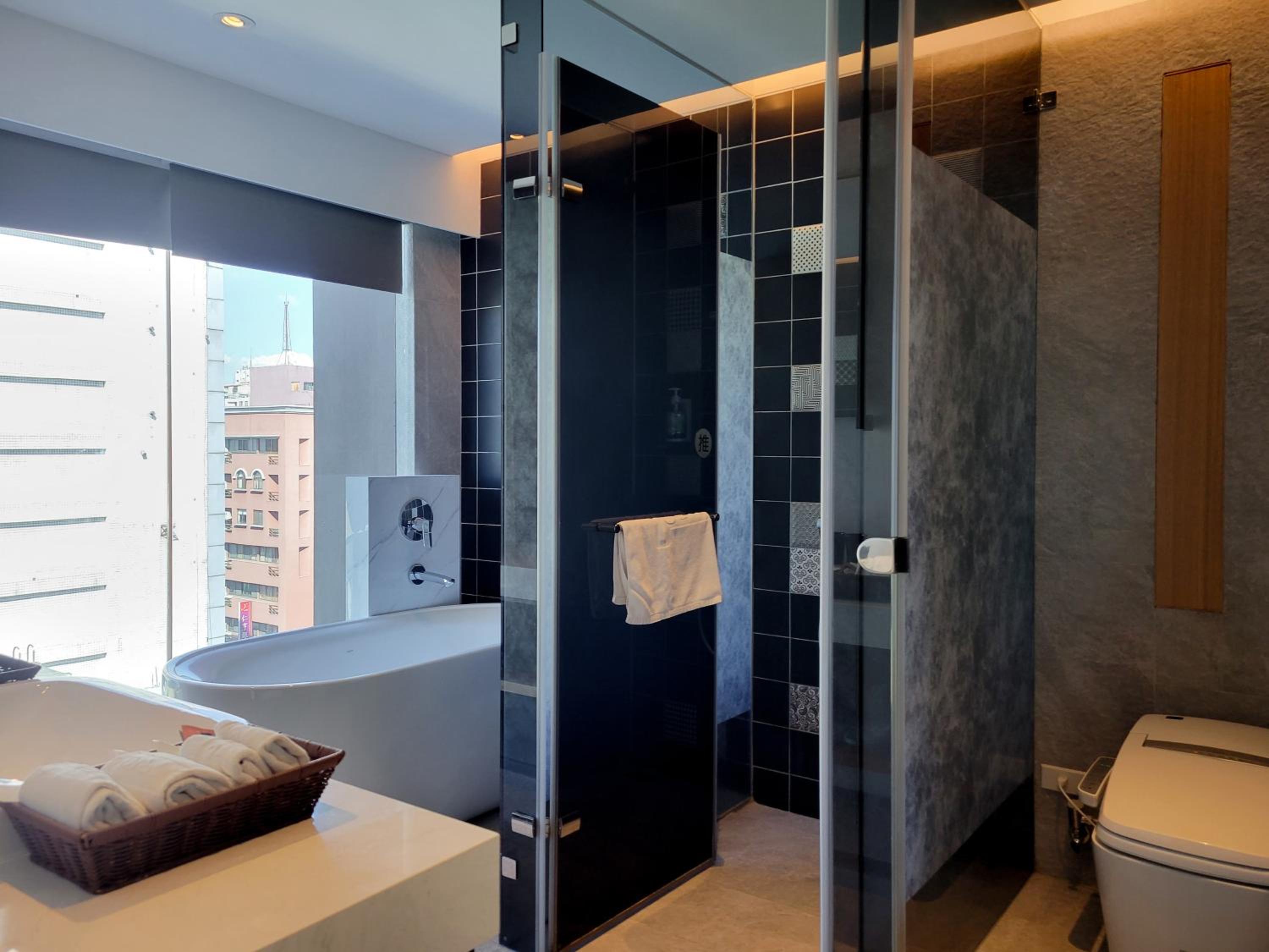 CHECK inn Taichung Zhongshan