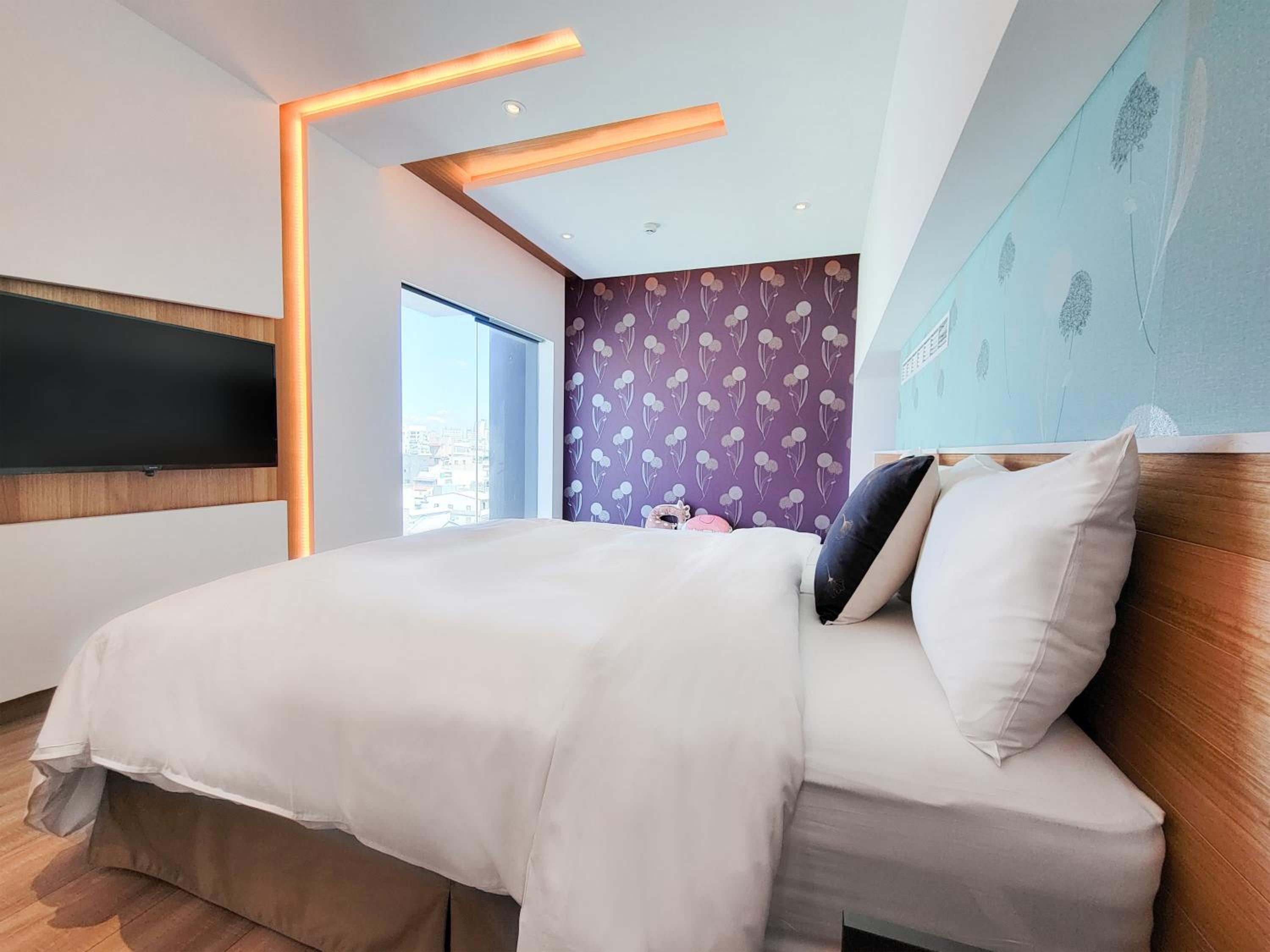 CHECK inn Taichung Zhongshan