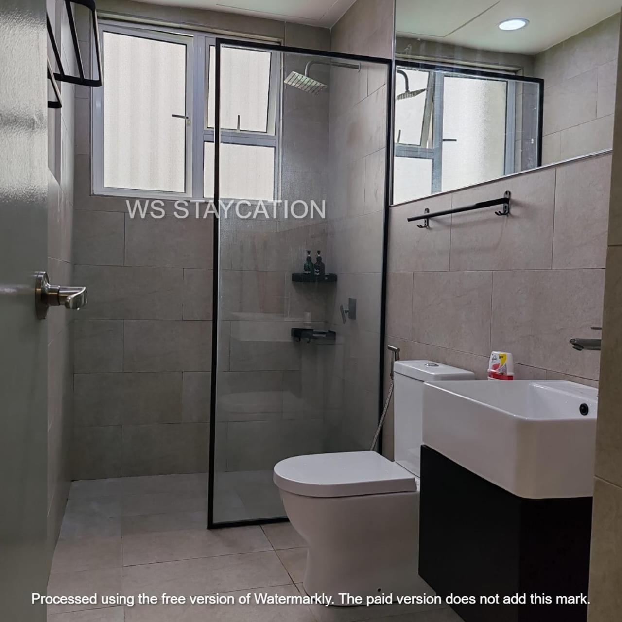 Mahkota Valley Suite Pool View with 2 bedroom and Netflix photo 4