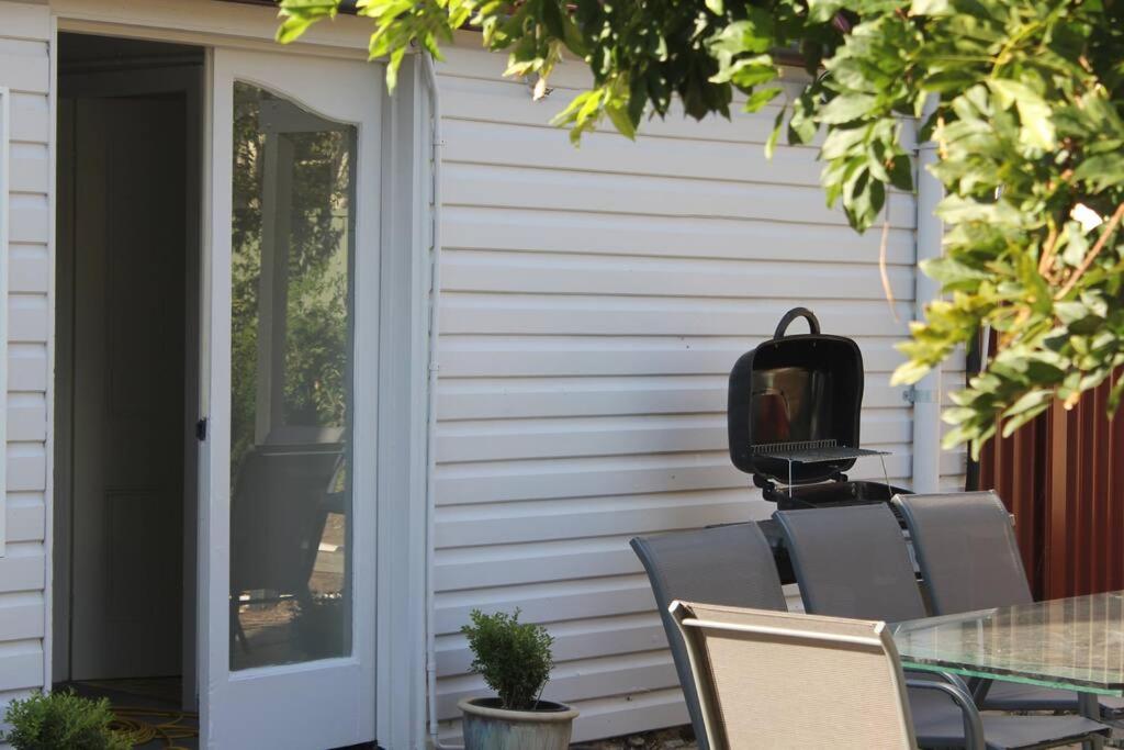 Merala a cosy cottage with easy stroll to CBD