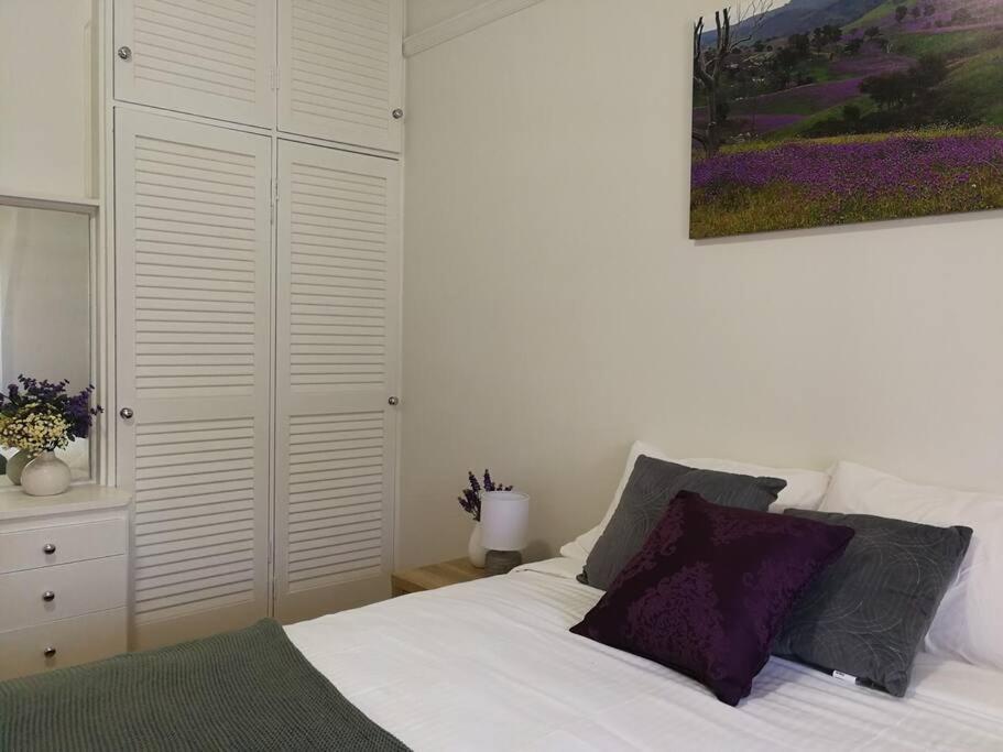Merala a cosy cottage with easy stroll to CBD