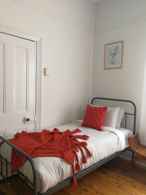 Merala a cosy cottage with easy stroll to CBD