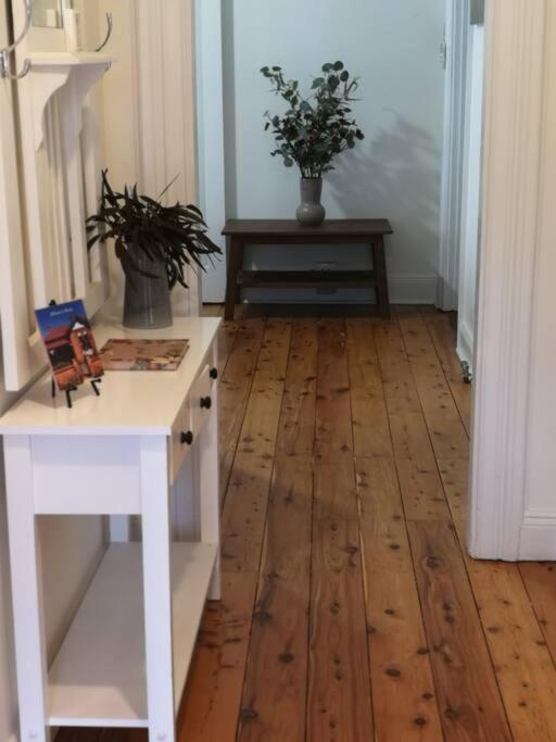 Merala a cosy cottage with easy stroll to CBD