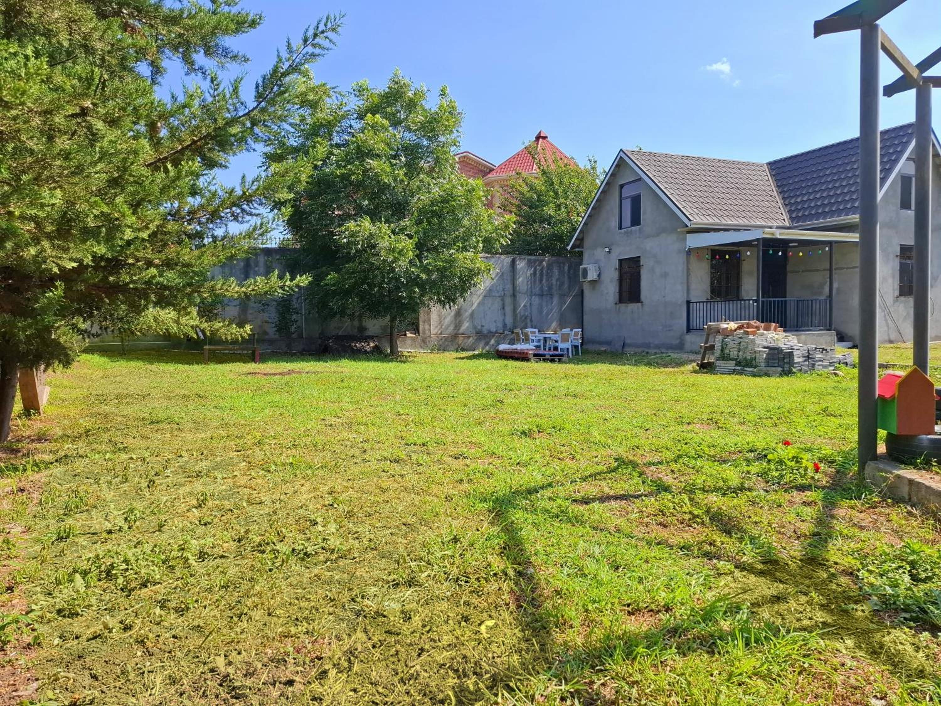 Praqa House