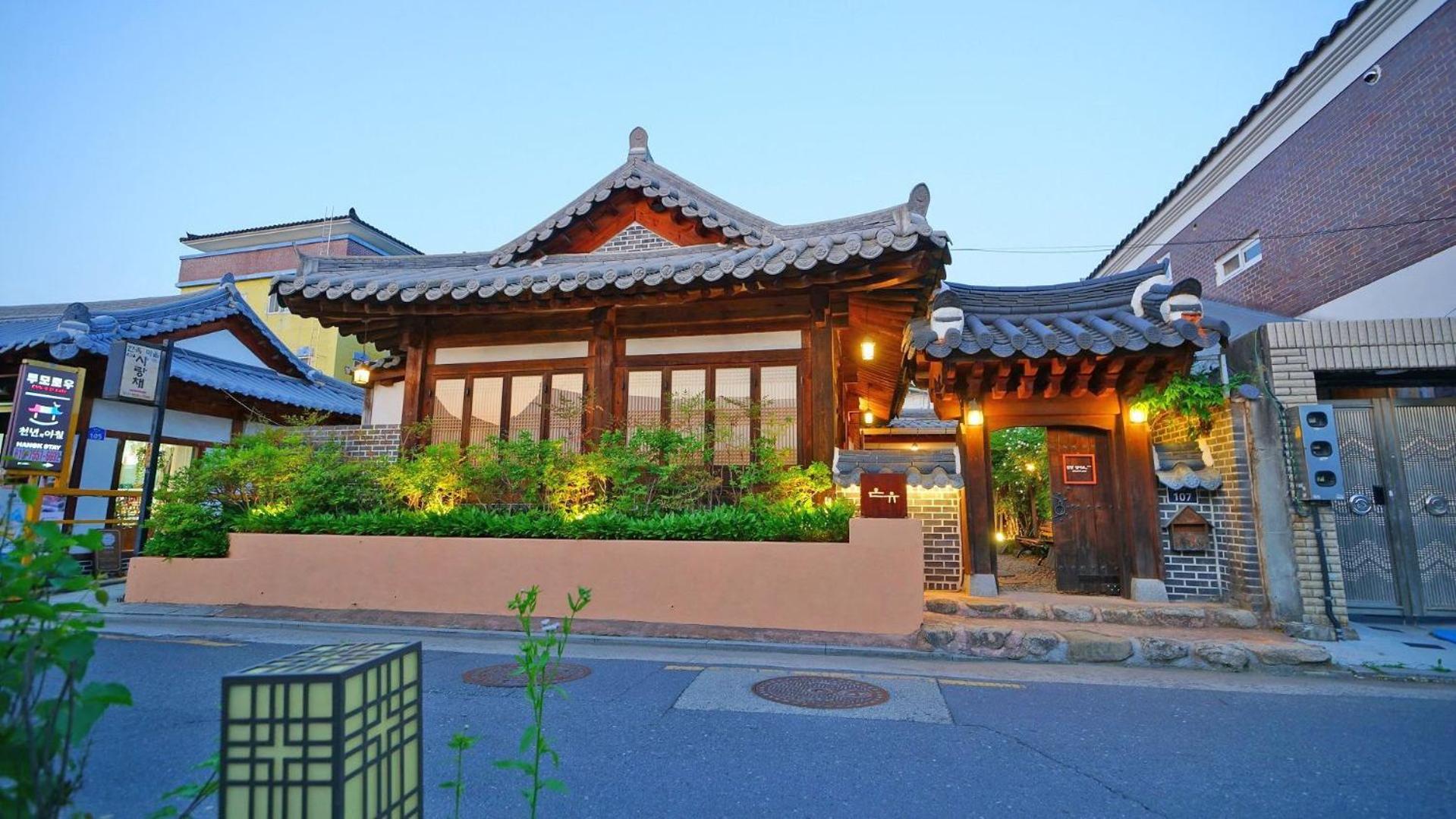 Jeonju Hanok Onu view 3