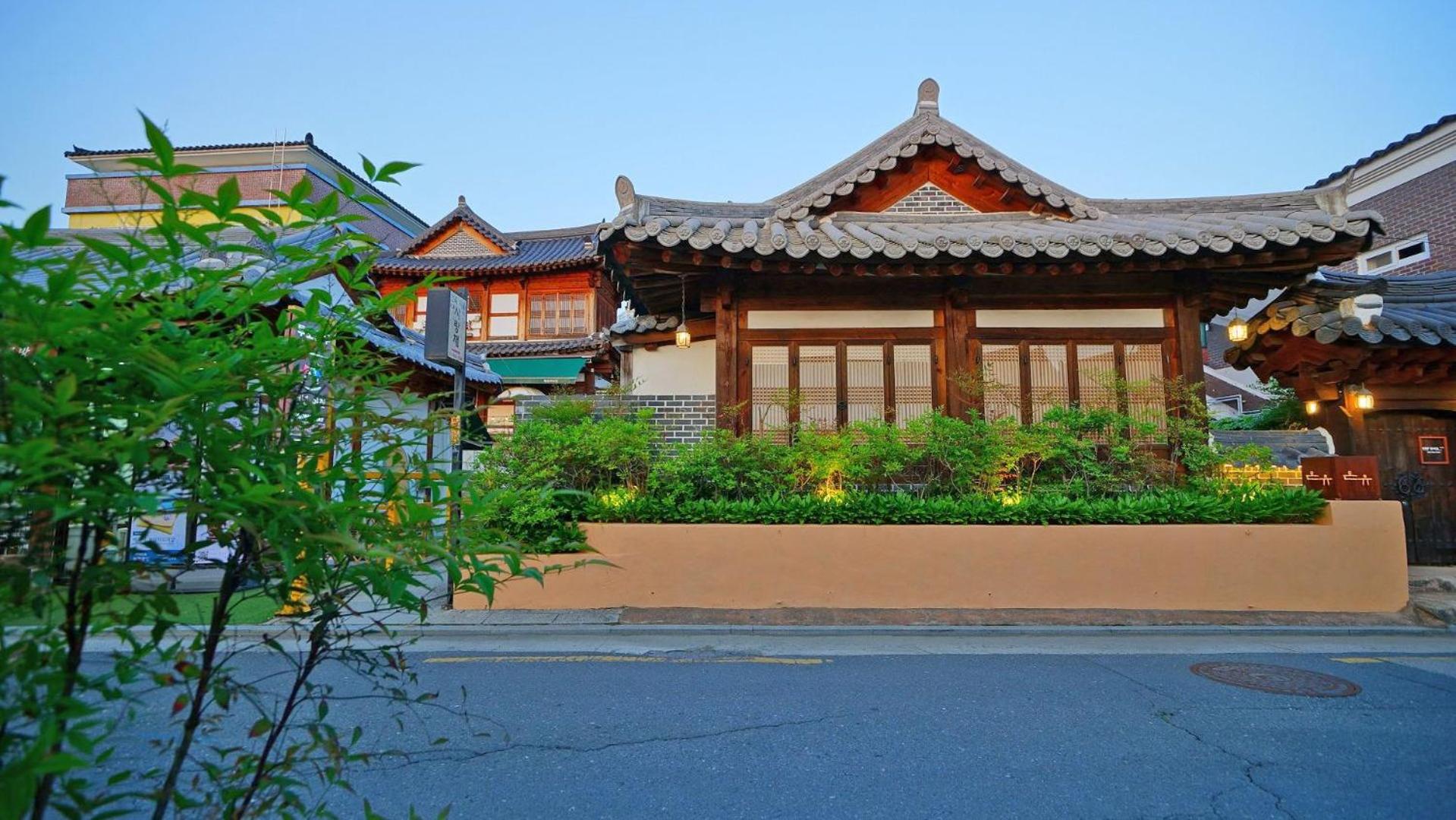 Jeonju Hanok Onu view 2