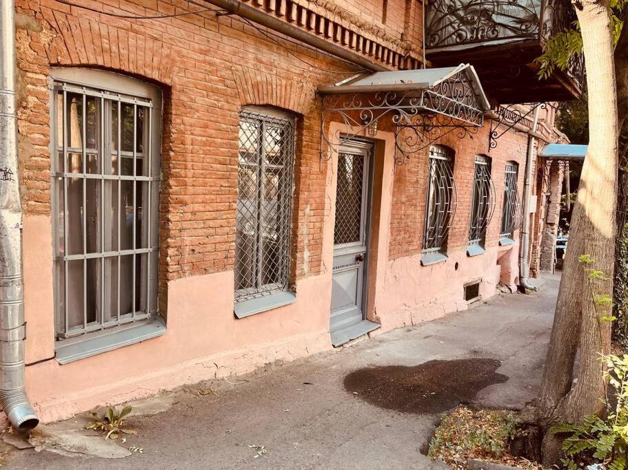 Apartment on Dzmebi Kakabadzeebi Street