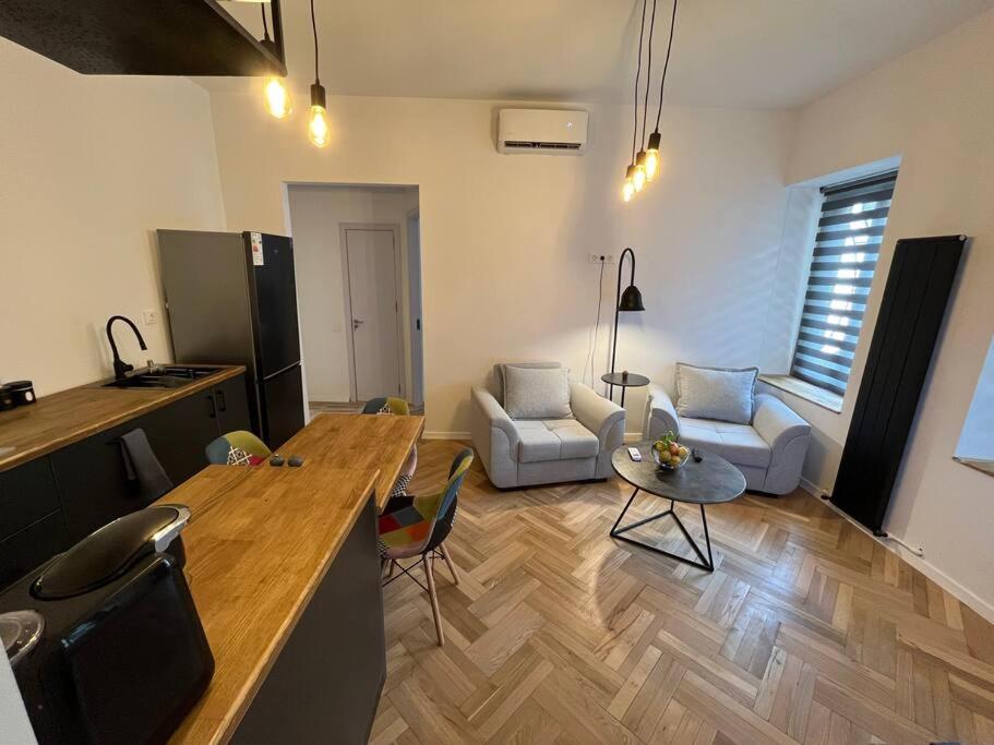 Apartment on Dzmebi Kakabadzeebi Street