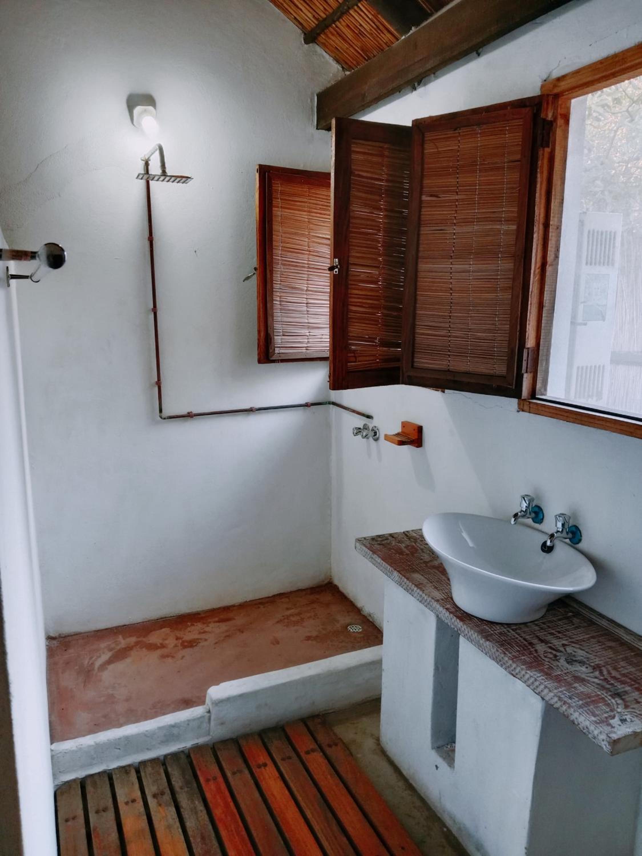 Shongili Island Lodge