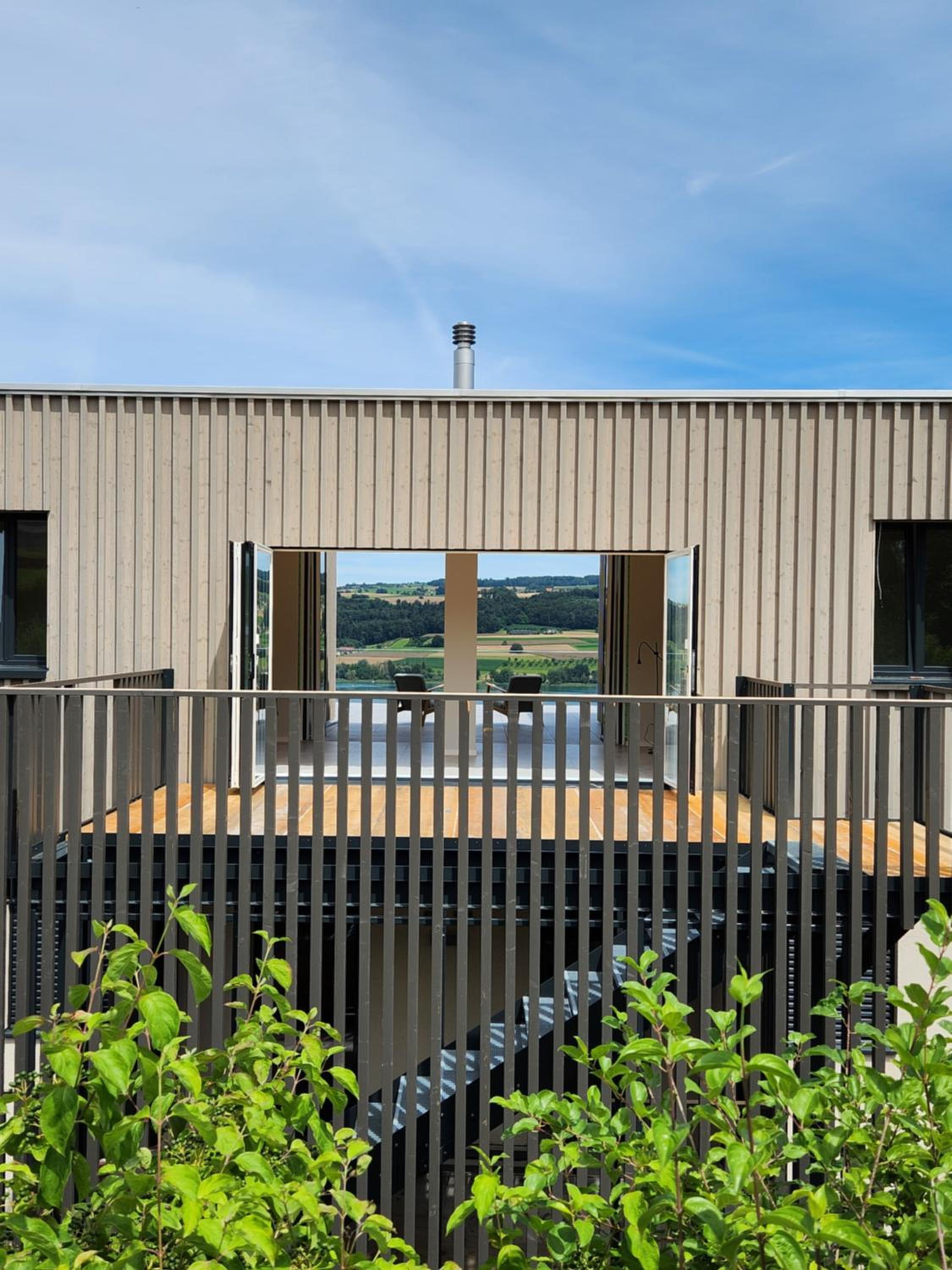 Lakeview Guest Rooms with huge rooftop terrace