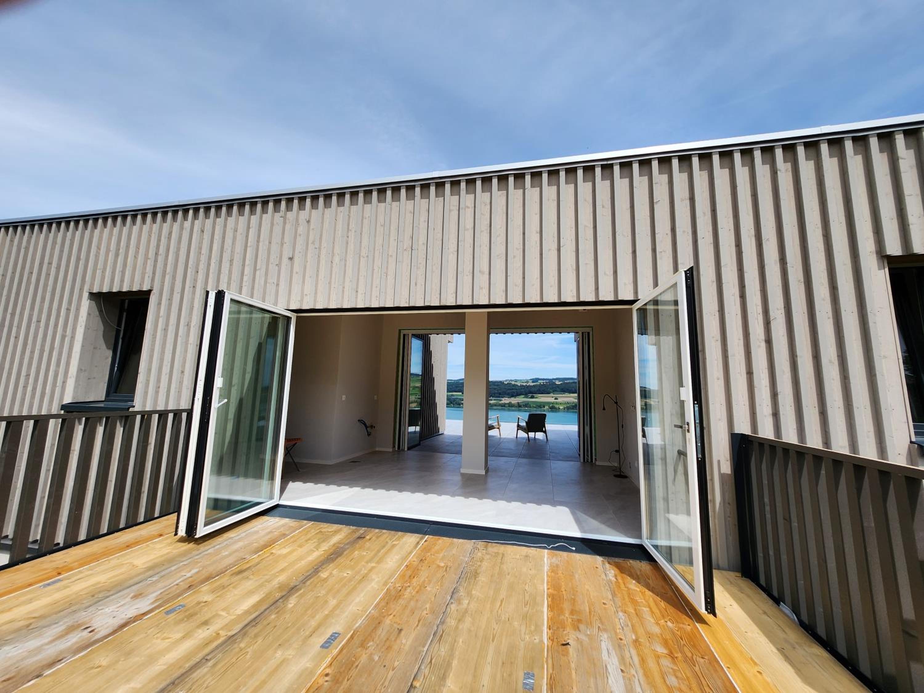 Lakeview Guest Rooms with huge rooftop terrace