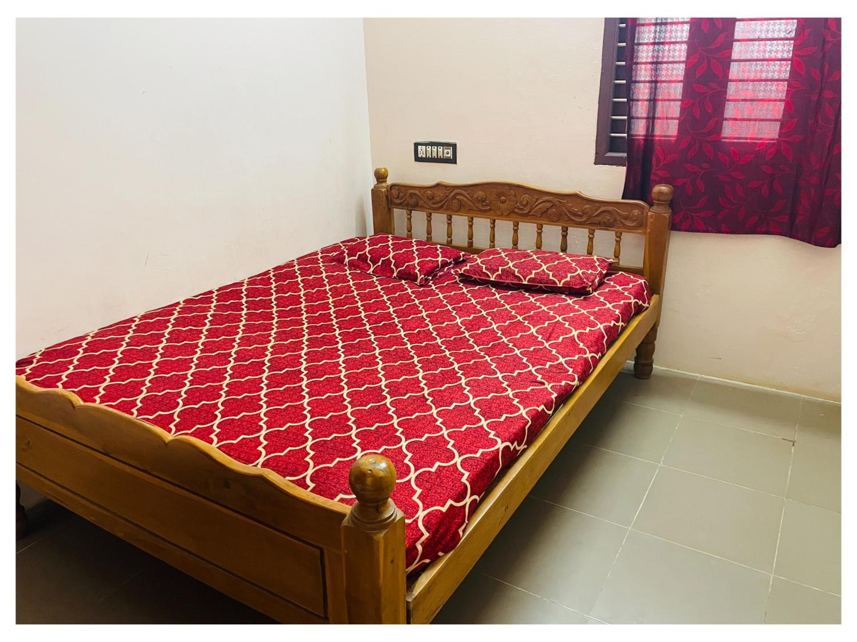 THIRUNALLAR S A RESIDENCY view 5