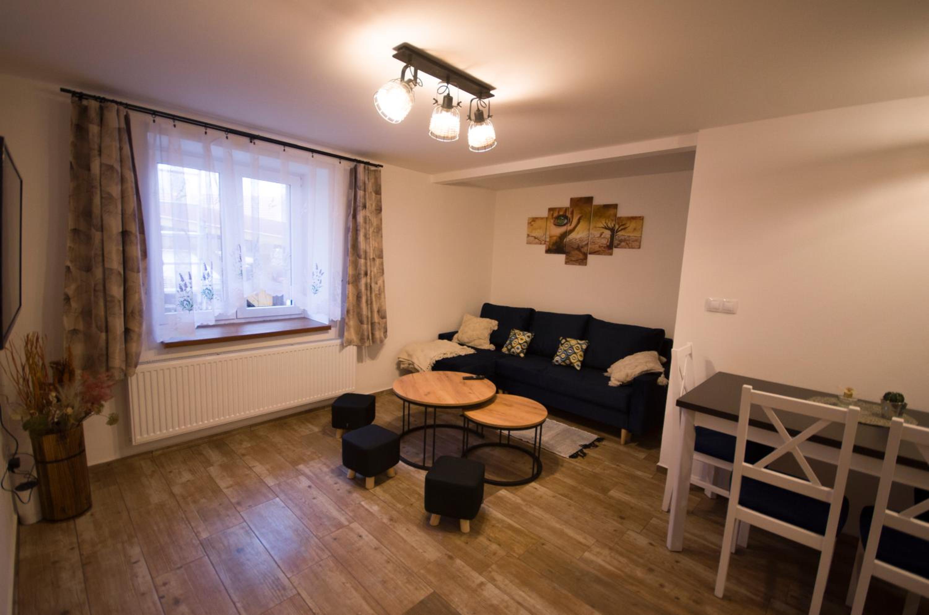 Statek DĚRAVÁ BOTA