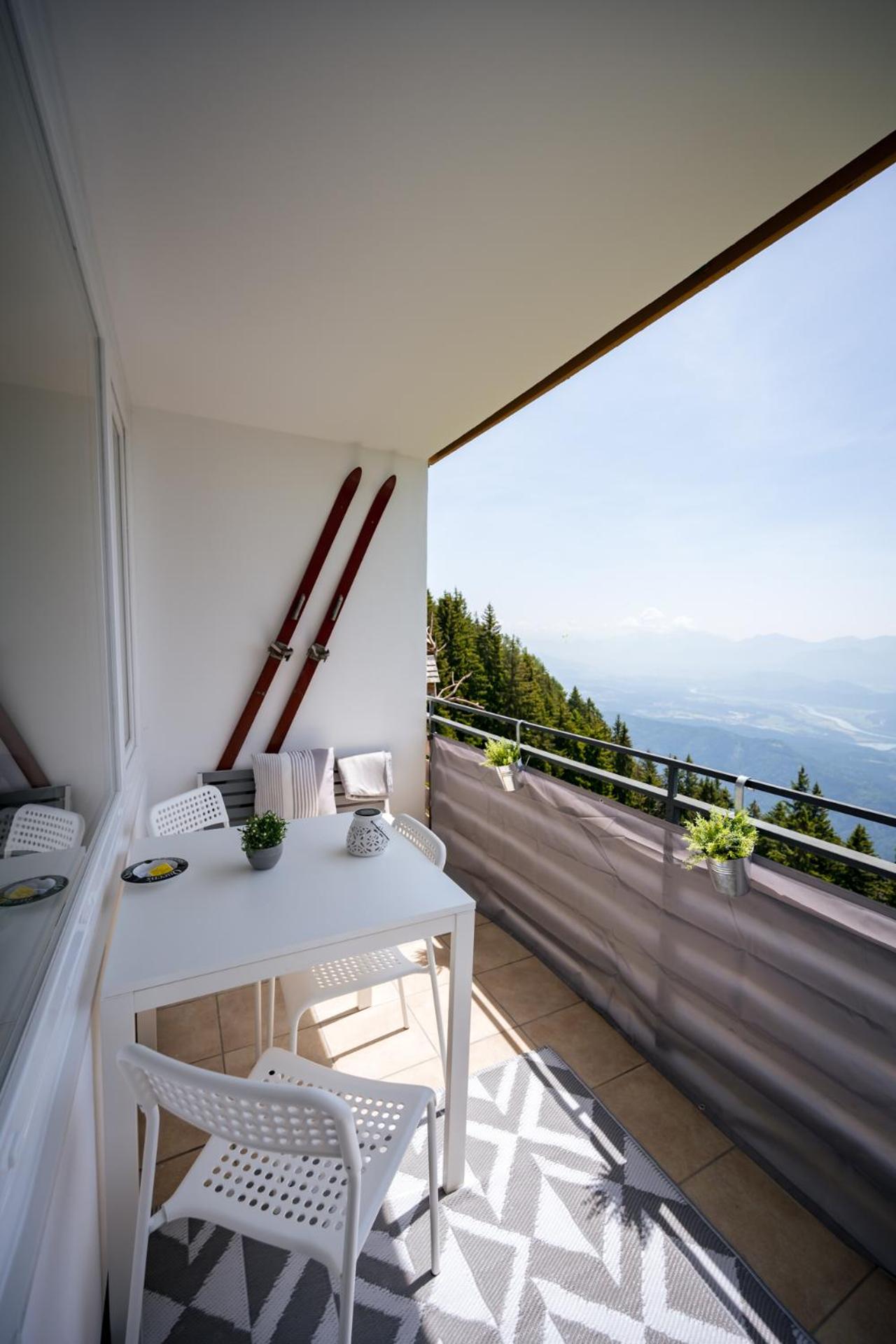 MOOKI Mountain & Pool Gerlitzen Apartment