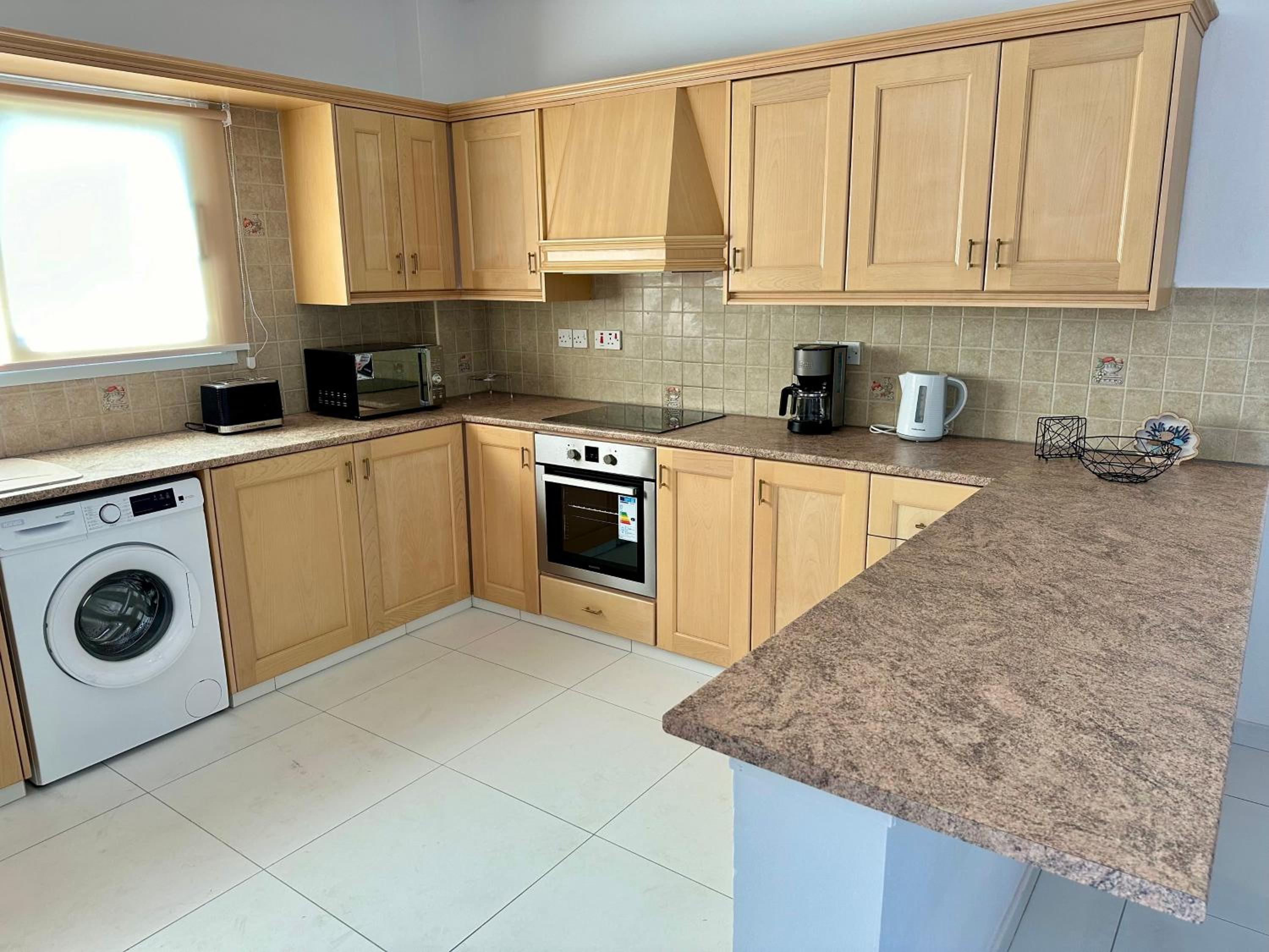3 bdr house Ambrosia