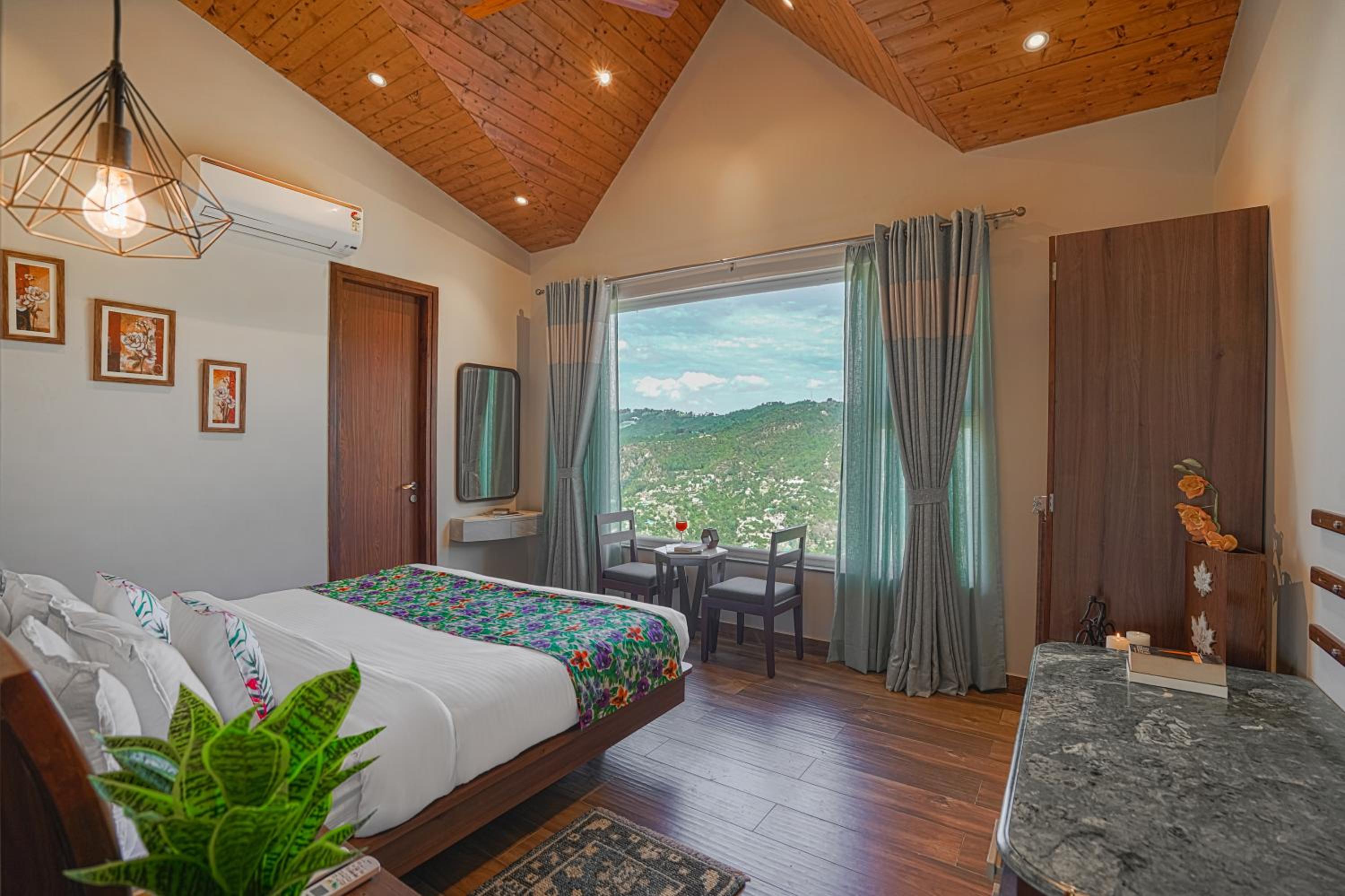 SaffronStays Ridgeview Manor, Mukteshwar - 3BHK Villa with Himalayan Views & Verandahs