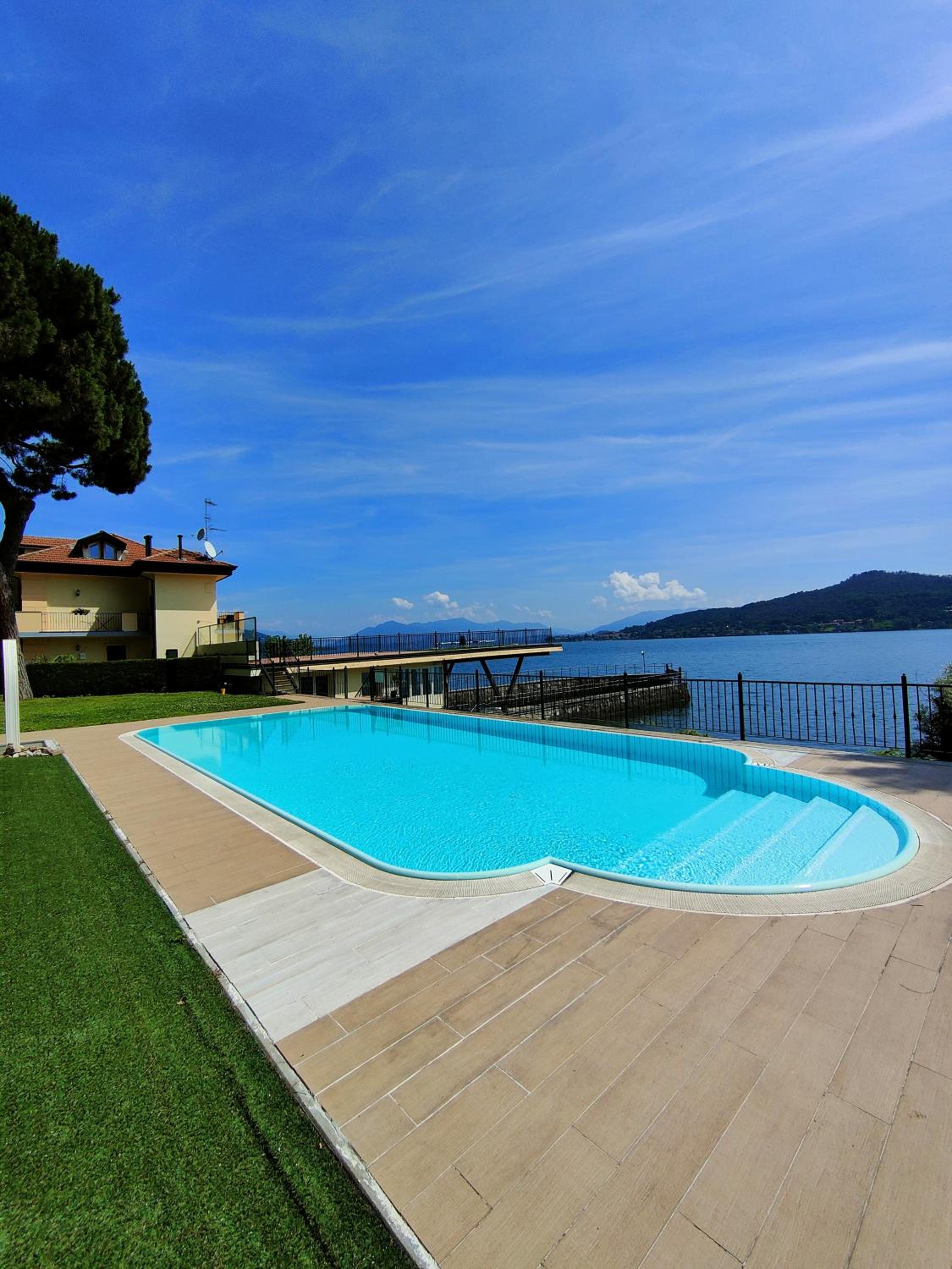 Scarlet Flower - Lago Maggiore view 5