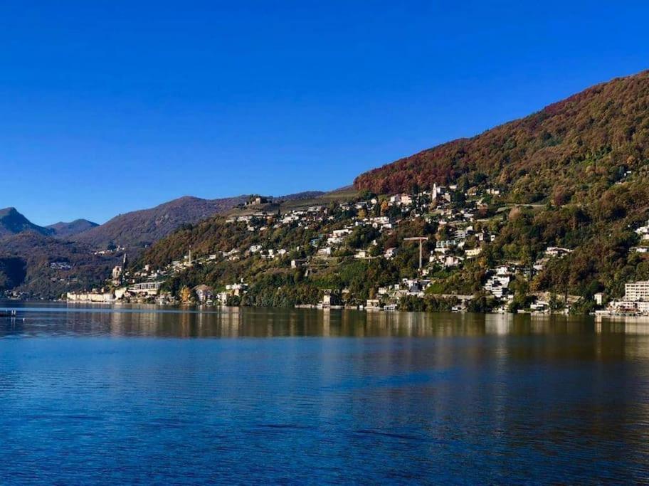 Capriccio 180 lake view Wharf and Parking