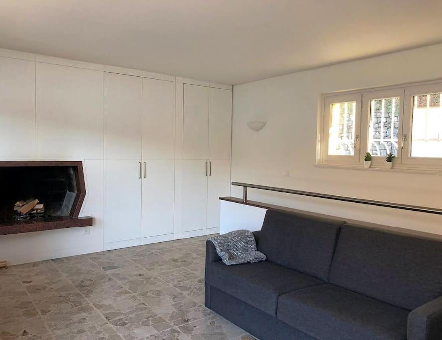 Capriccio 180 lake view Wharf and Parking