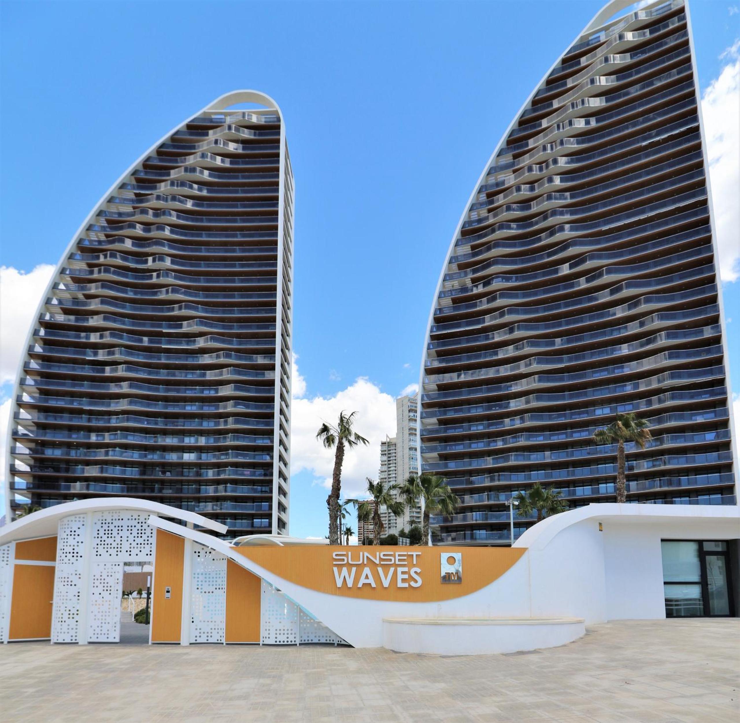 Hotel Sunset Waves Siesta - Image 1