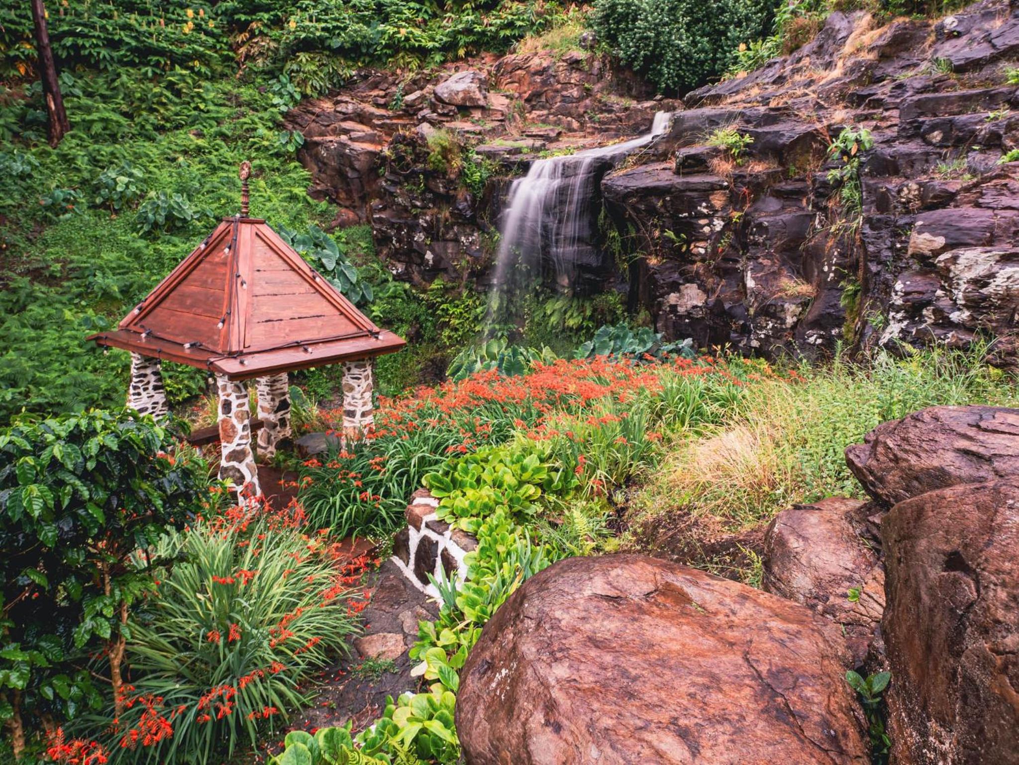 Flores Garden Retreat view 3