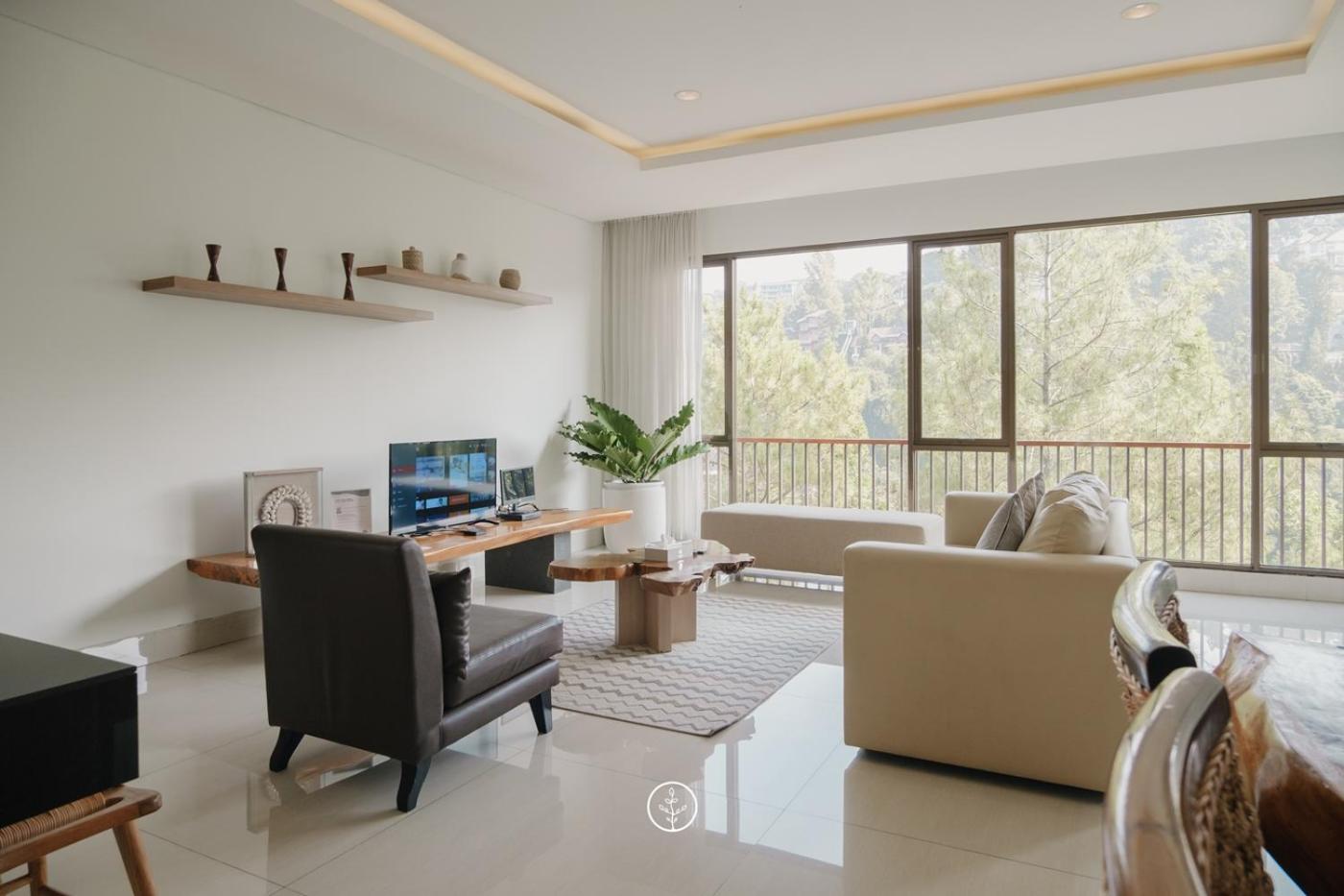 Magenta Hill View Villa 6 Bedrooms With a Private Swimming Pool and a Movie Room and a Billiard Table, Bandung - 10