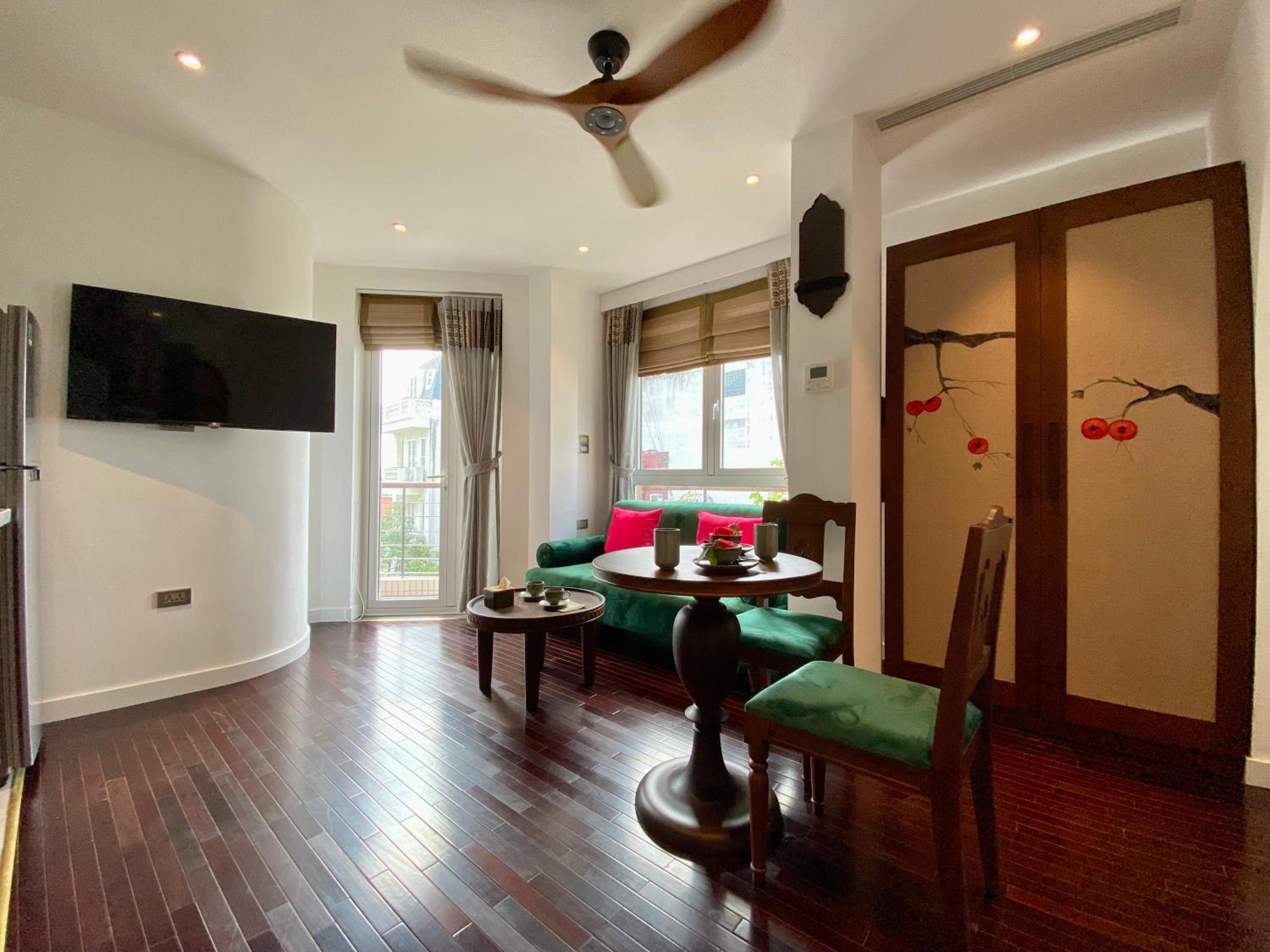 Hanoi Apartment for rent near Old Quarter 51 NKH