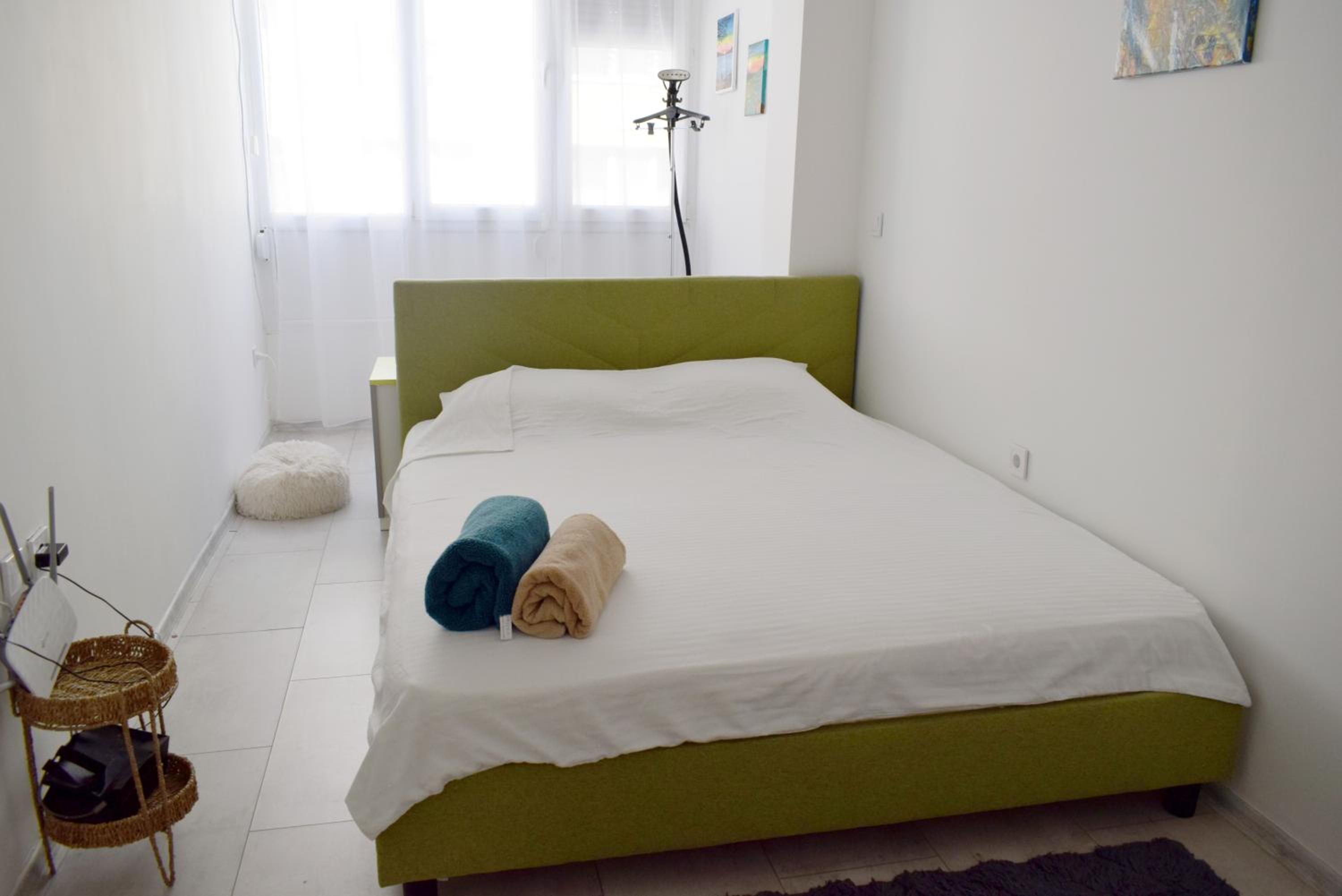Apartment with 2 Bedrooms and Parking Near the Beach