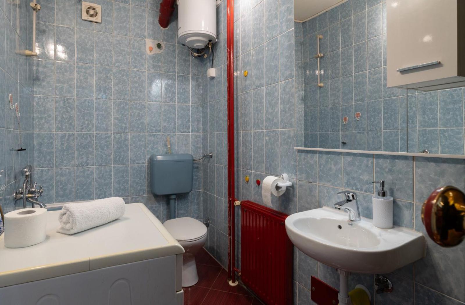 Apartman M&A