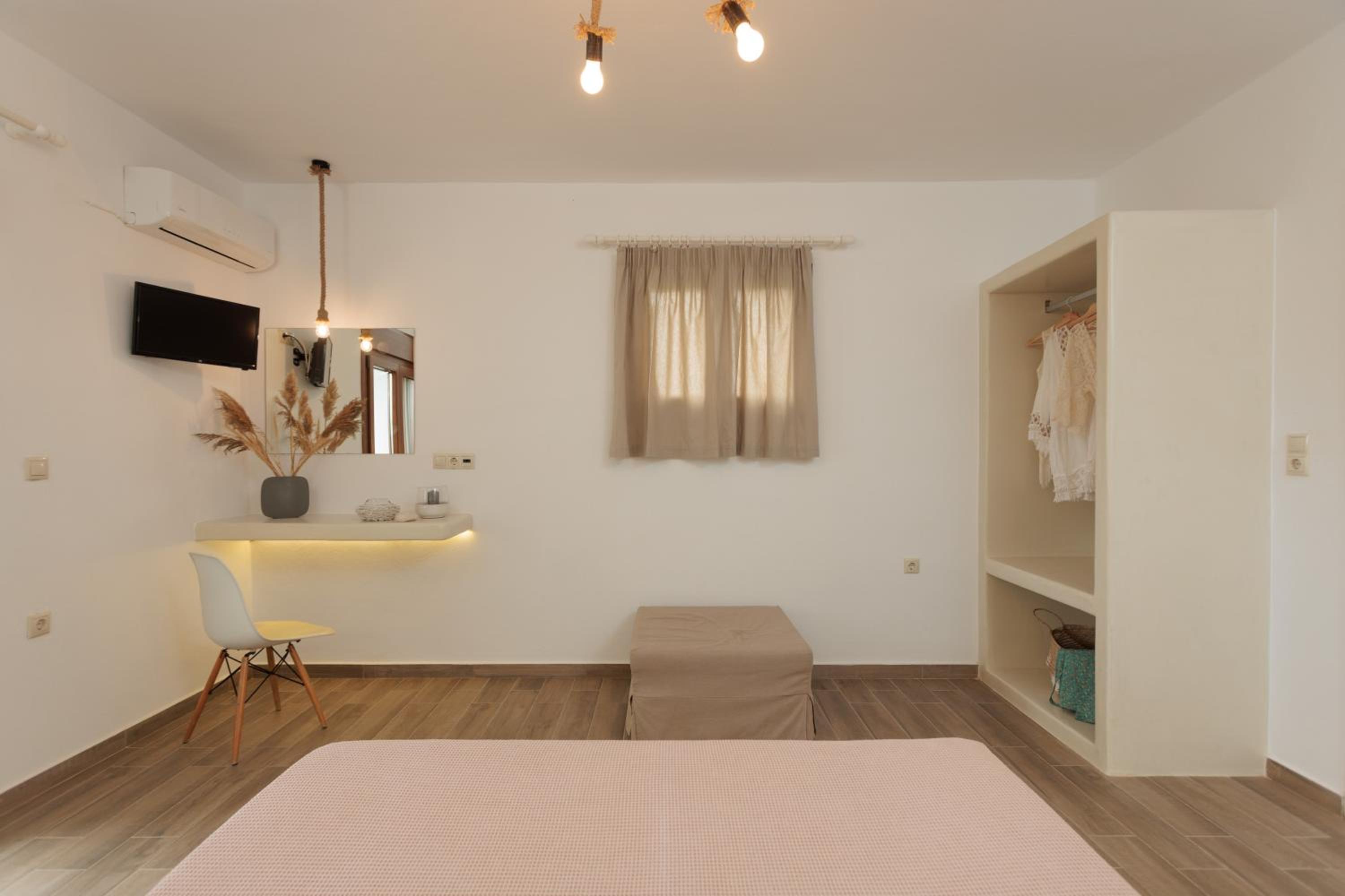 Maria's Rooms & Studios
