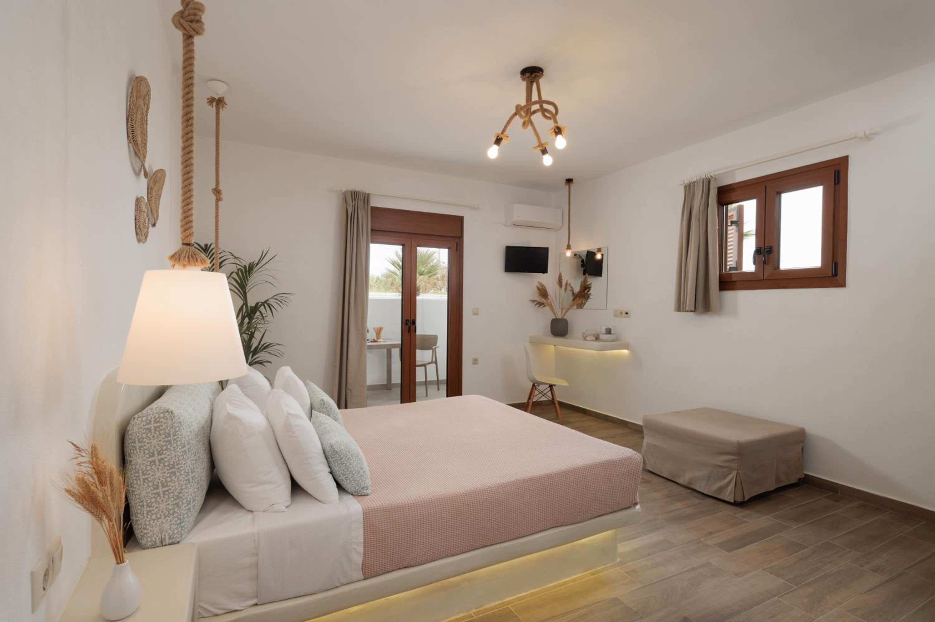 Maria's Rooms & Studios
