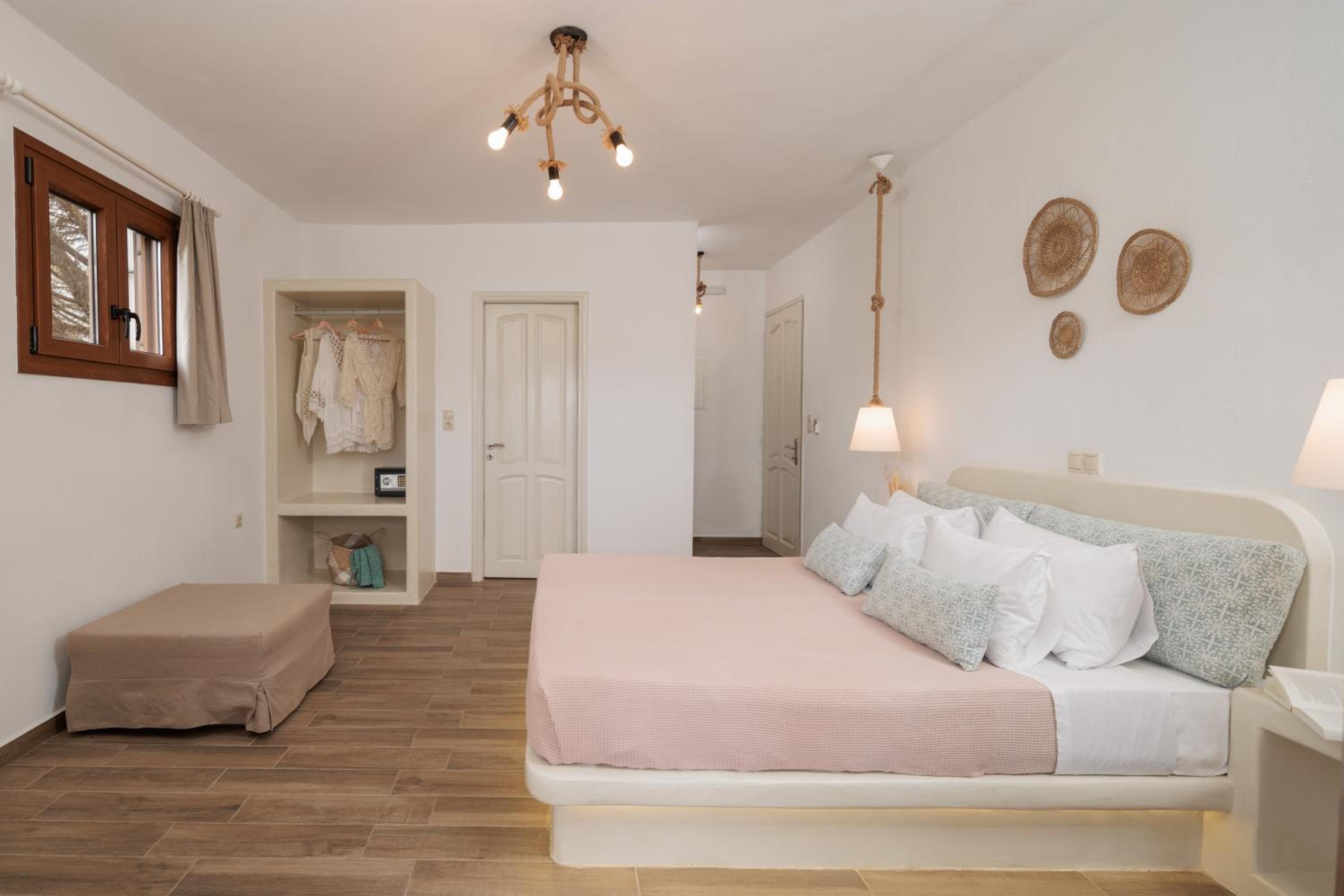 Maria's Rooms & Studios