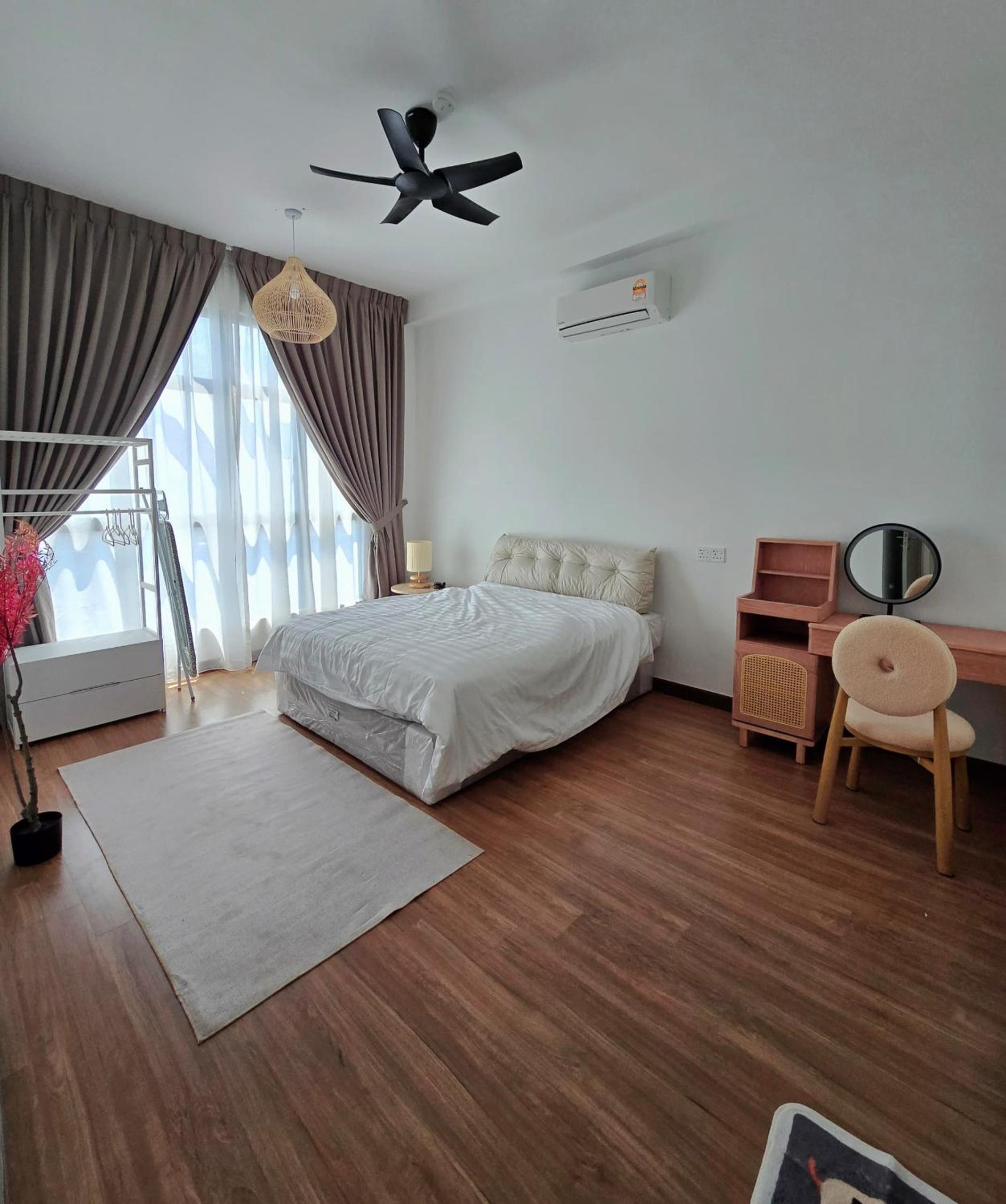 Forest Holiday Damasara Seresta 6 pax- 2carpark