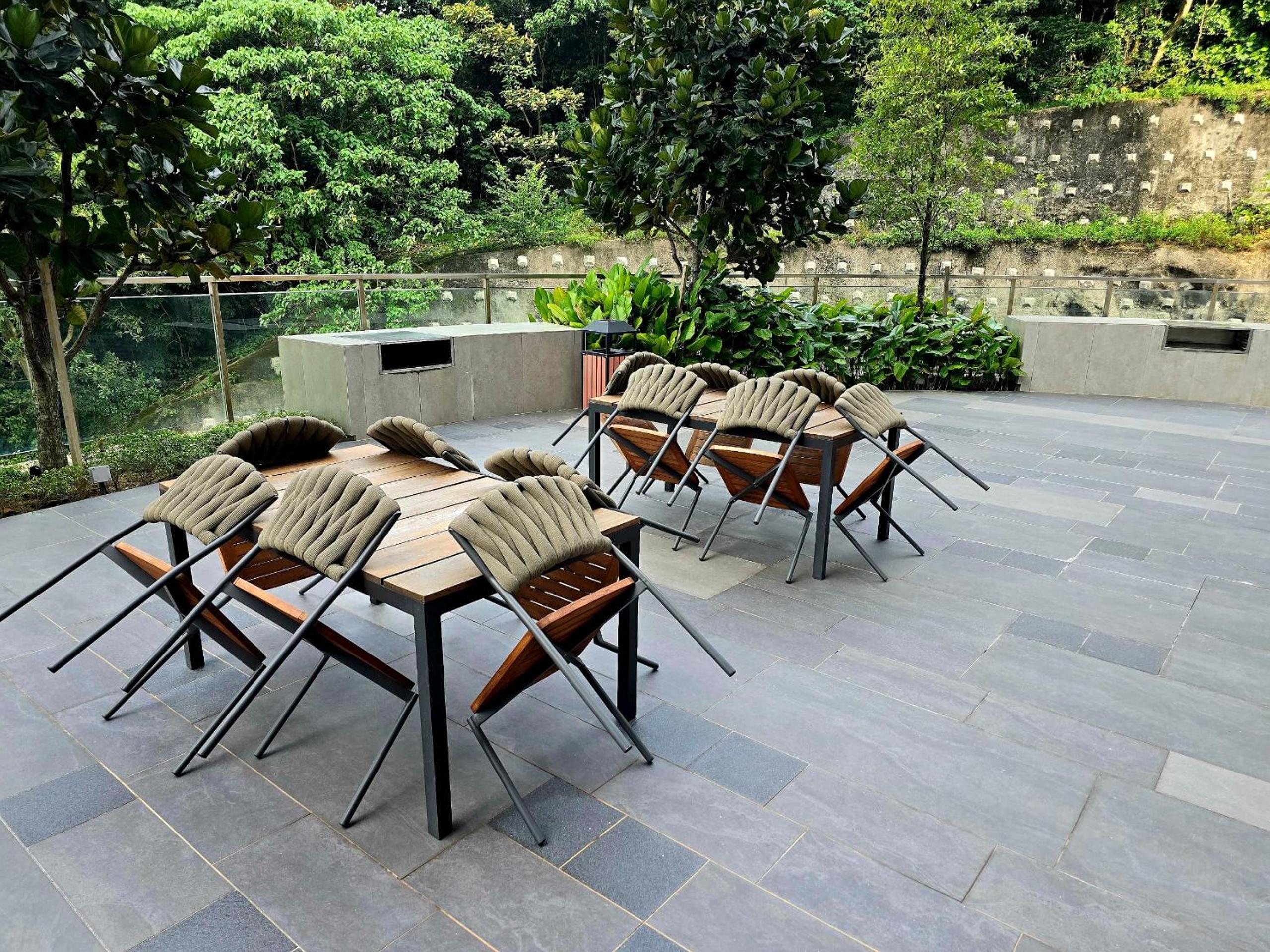 Forest Holiday Damasara Seresta 6 pax- 2carpark