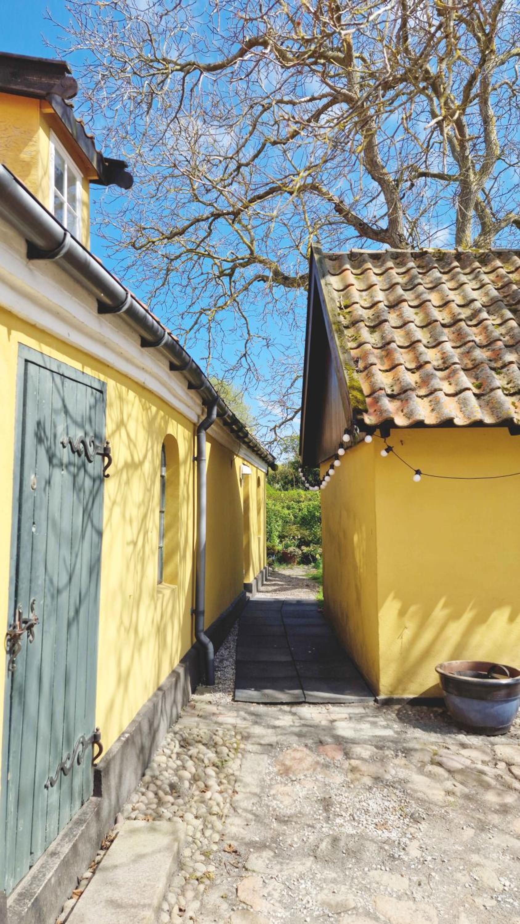 Charming Apartment In The Old Church Forge