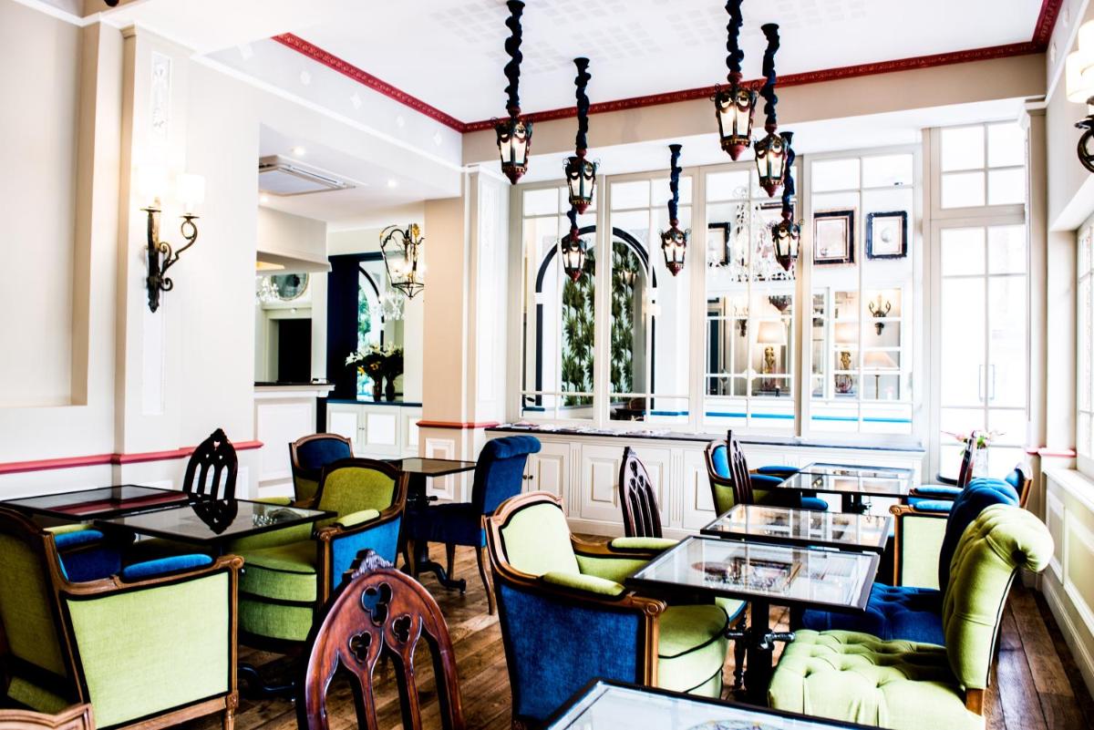 restaurant