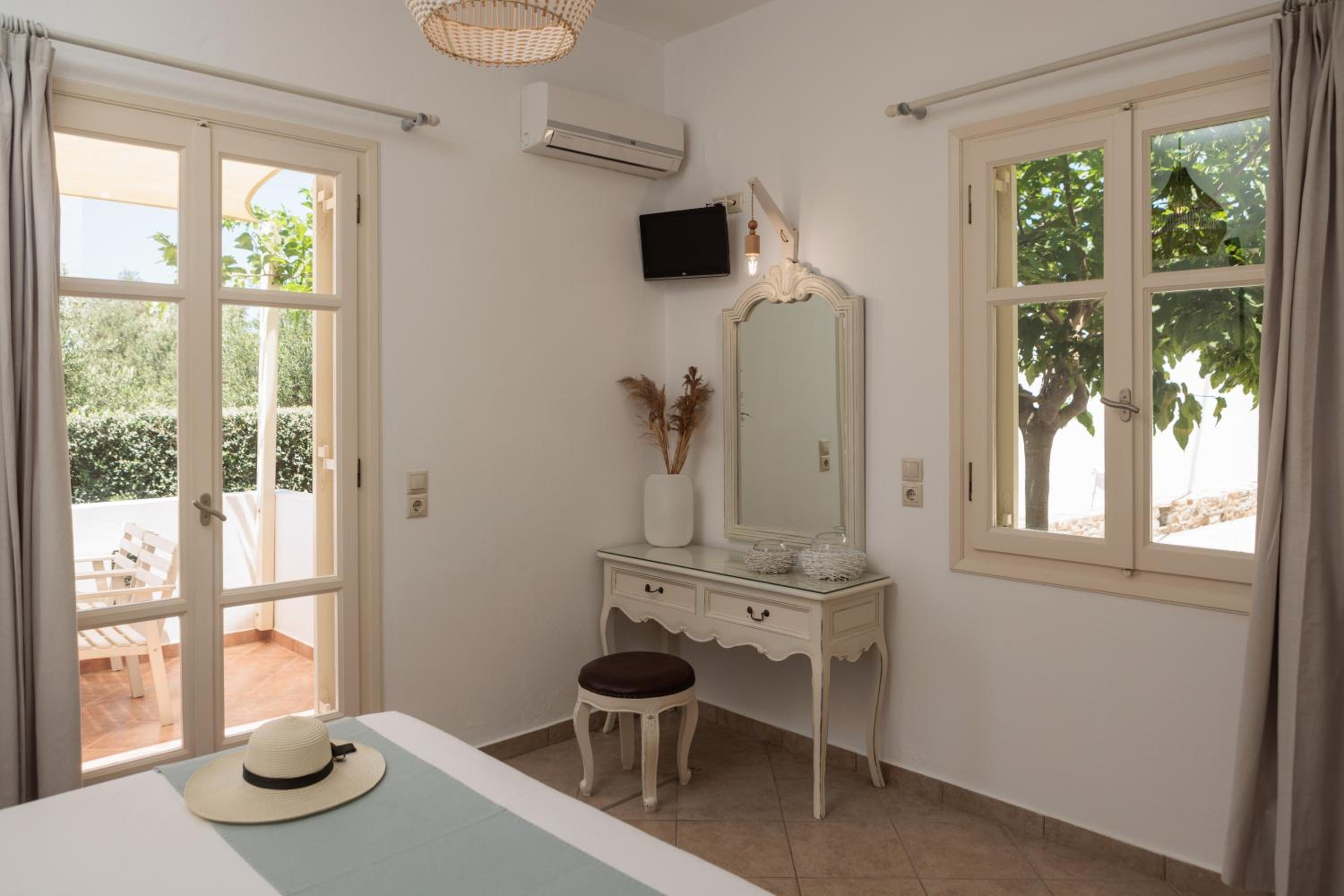 Maria's Rooms & Studios