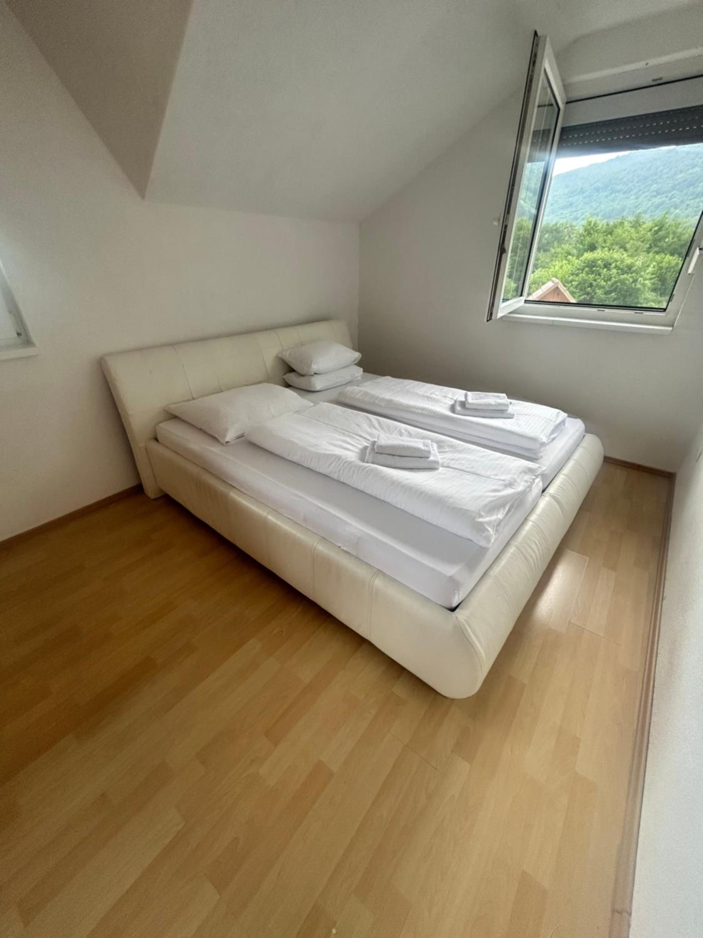 Romantic Lodge