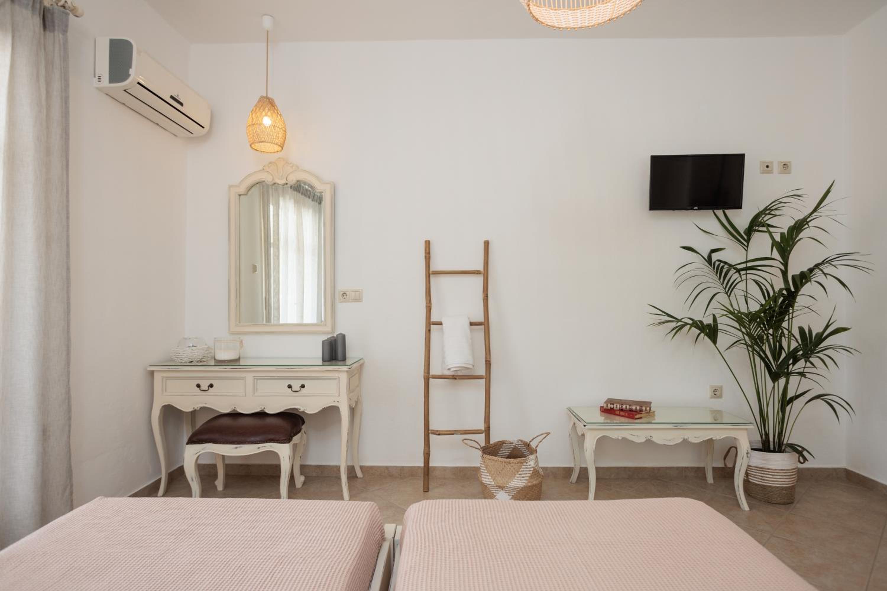 Maria's Rooms & Studios