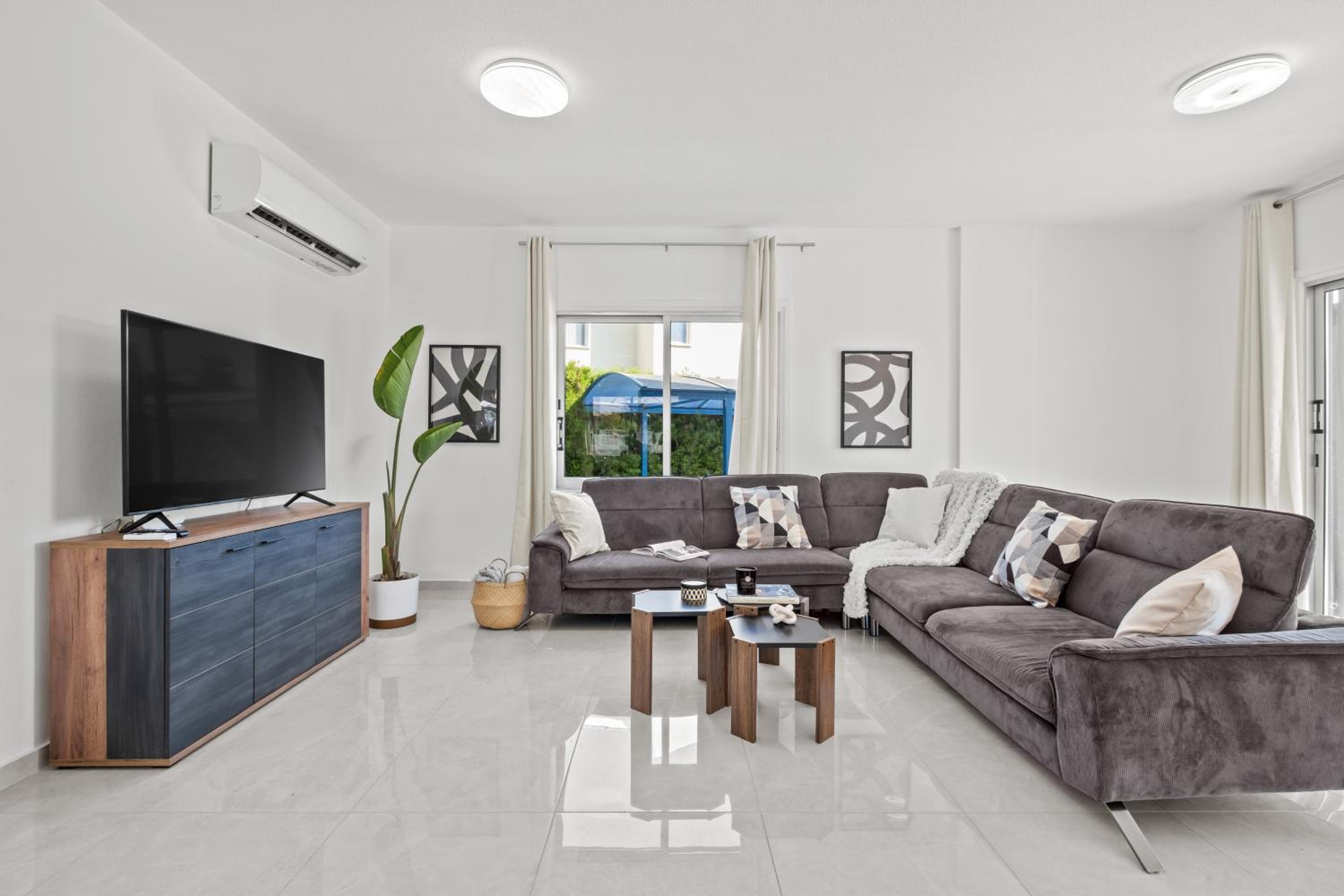Adamante Luxury Villa by Nomads