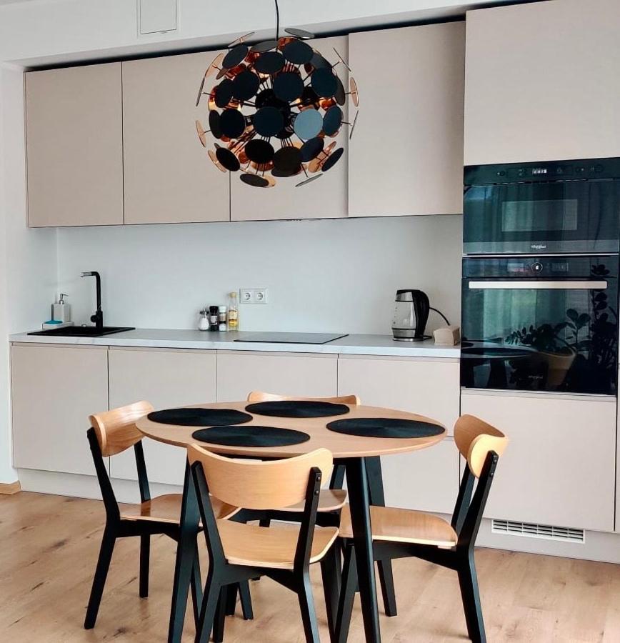 Apartment Raadiraja 24 terrassiga