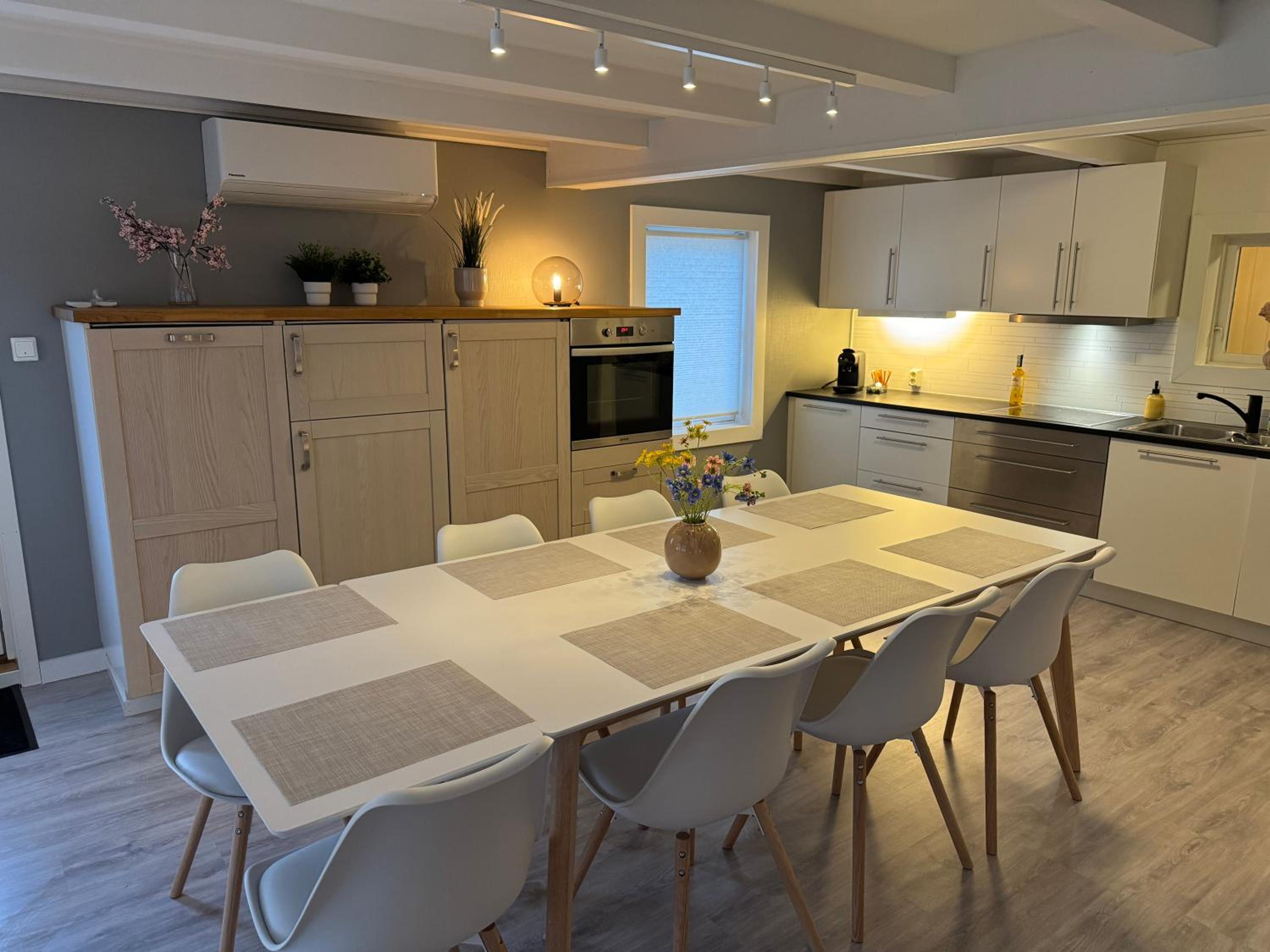 Charming Apartment in the harbour of Jørpeland view 4