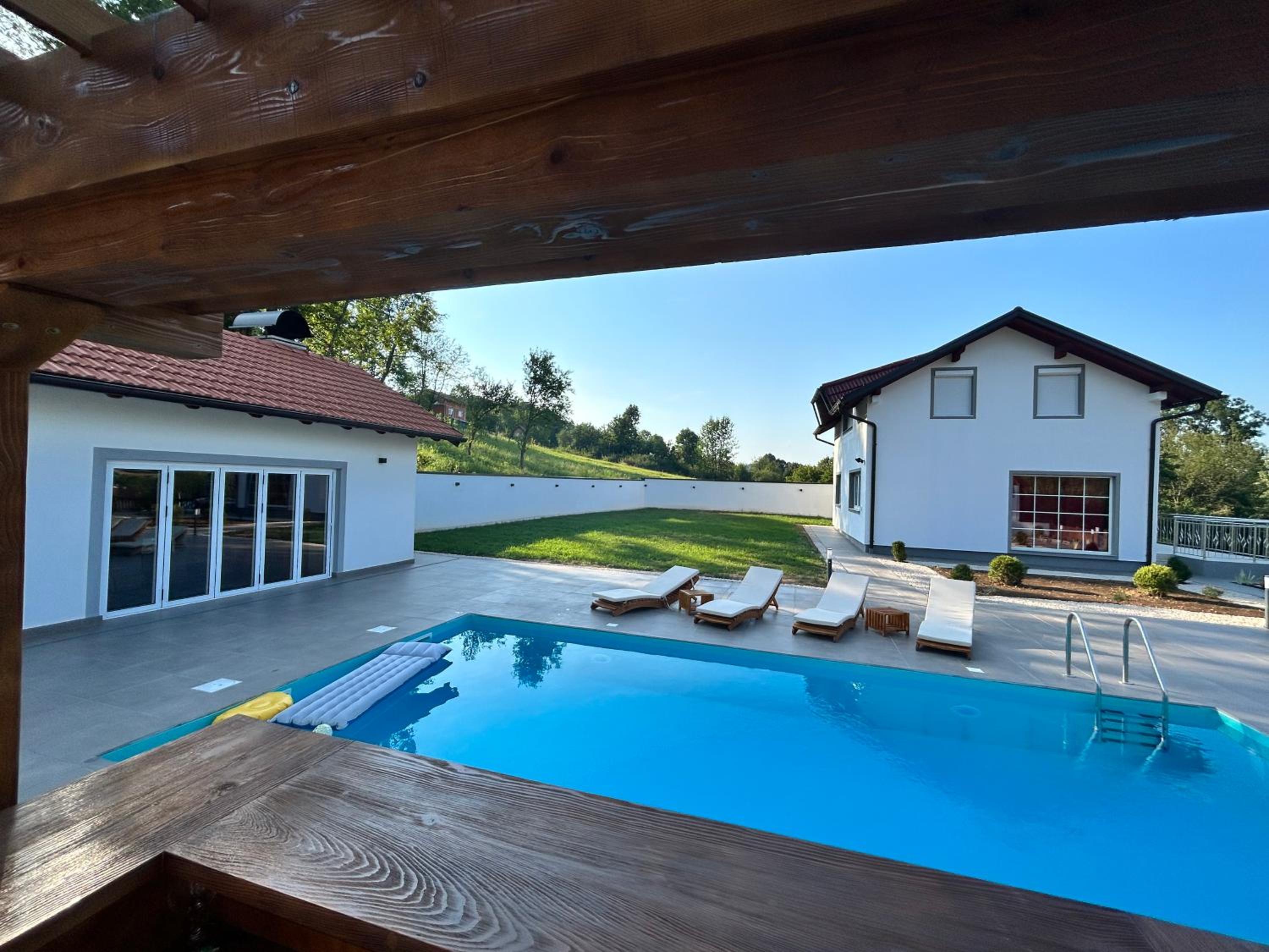 Romantic Lodge