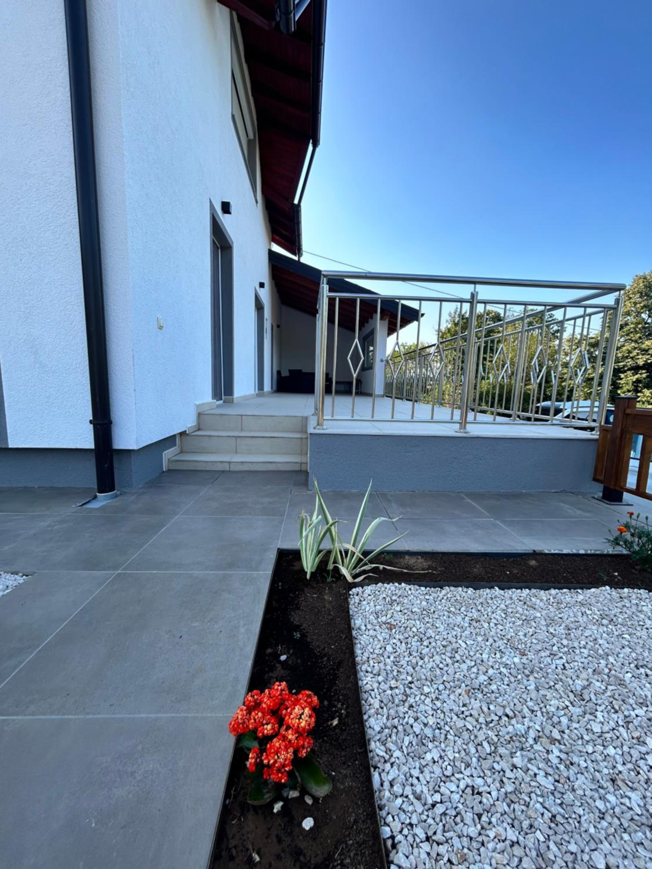 Romantic Lodge