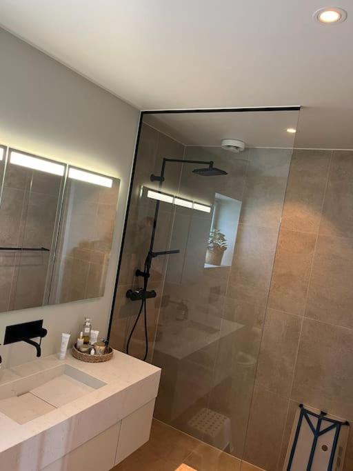 Spacious modern villa in close proximity to ONS view 5